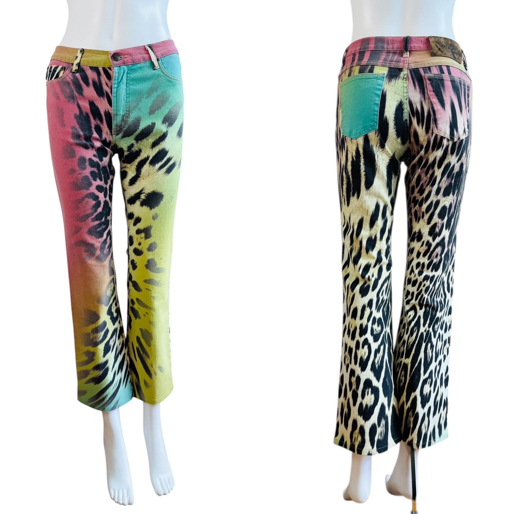 Pantalones Fab Y2K Just Cavalli by Roberto Cavalli
Increíble estampado de leopardo de gran tamaño con toques de distintos colores por todas partes
Pantalones vaqueros elásticos
Trabillas
Pequeños bolsillos en cada cadera + en la espalda
Corte
