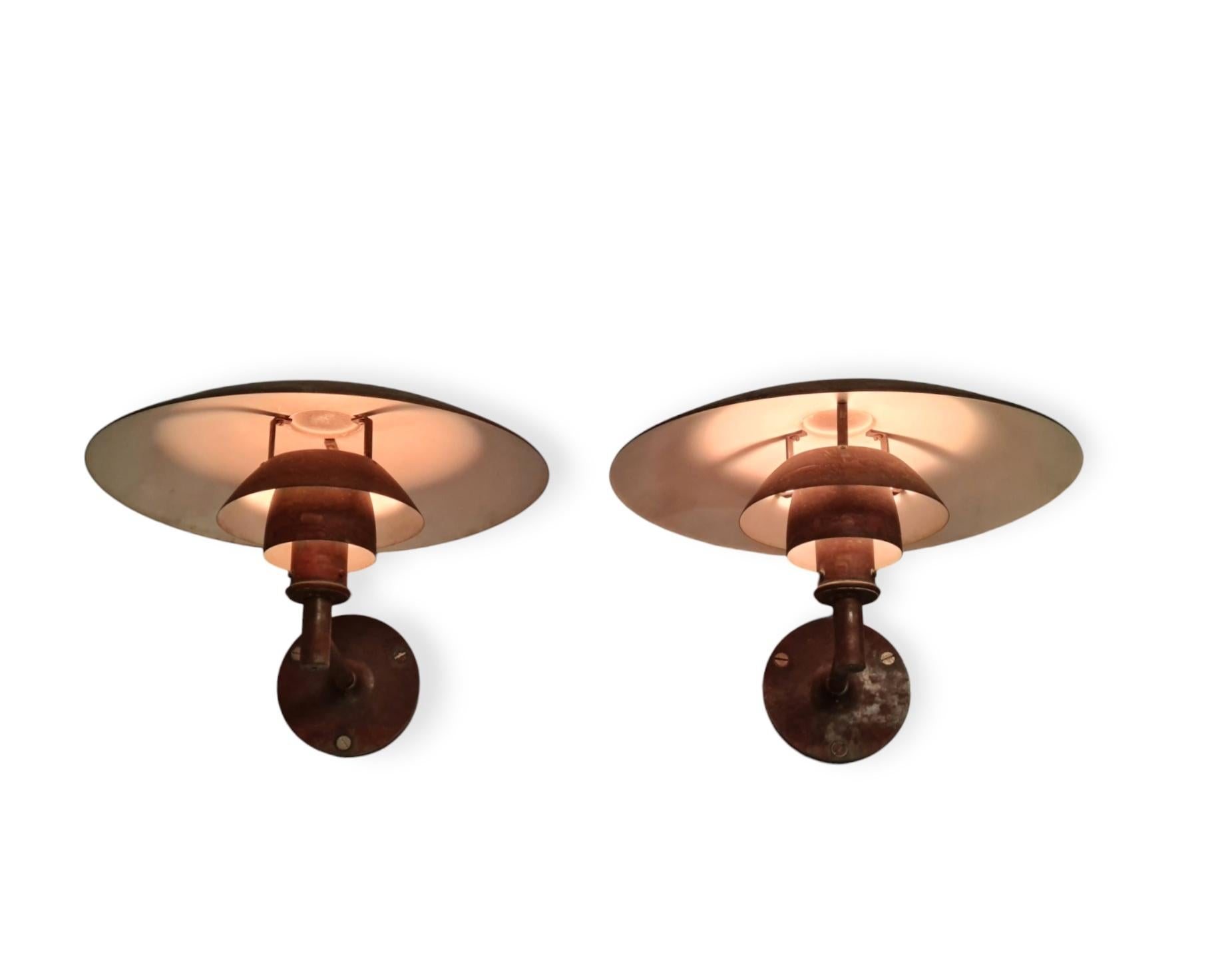 Gorgeously Patinated Pair of Poul Henningsen PH Wall lamps, Louis Poulsen For Sale 5