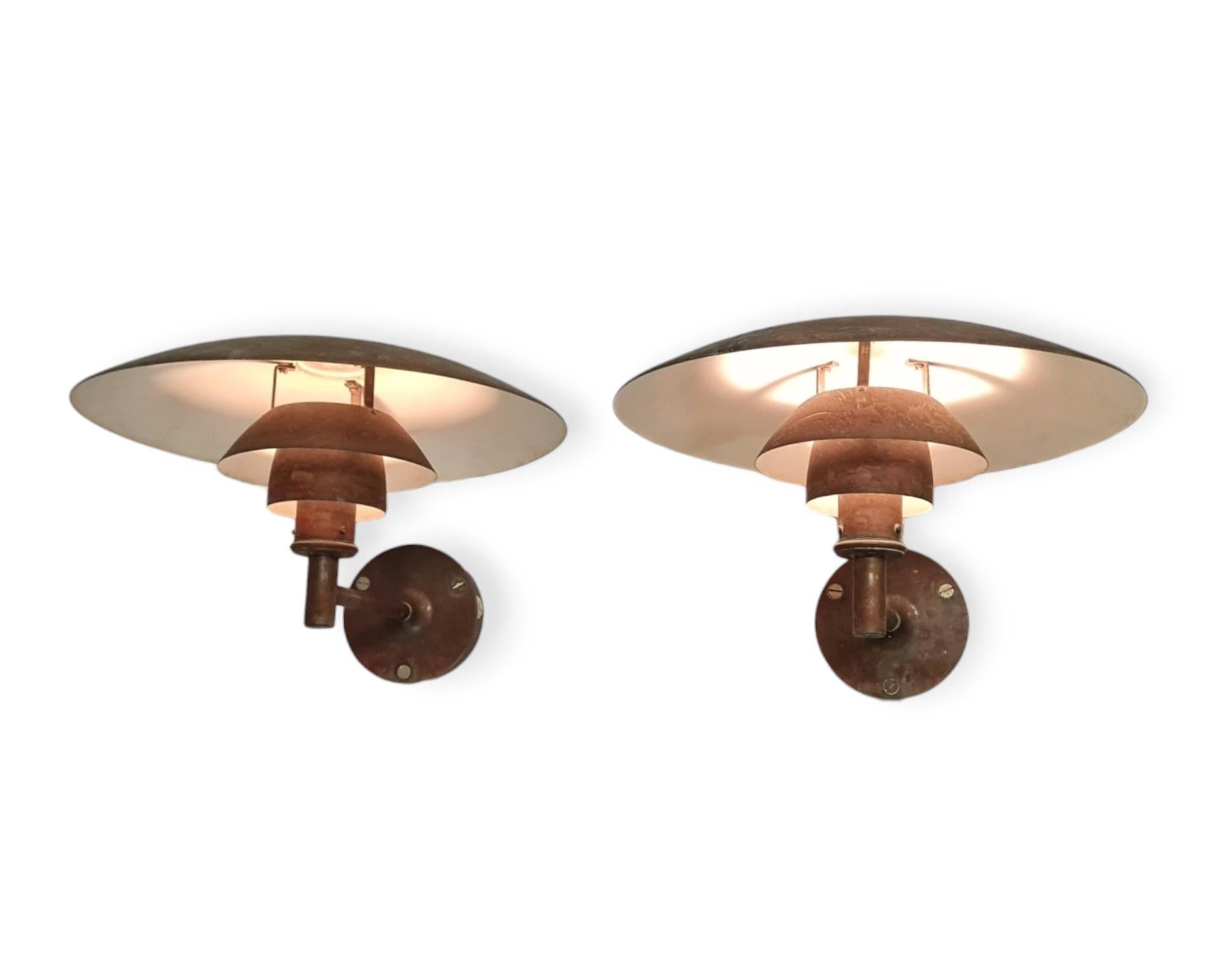 Gorgeously Patinated Pair of Poul Henningsen PH Wall lamps, Louis Poulsen For Sale 2