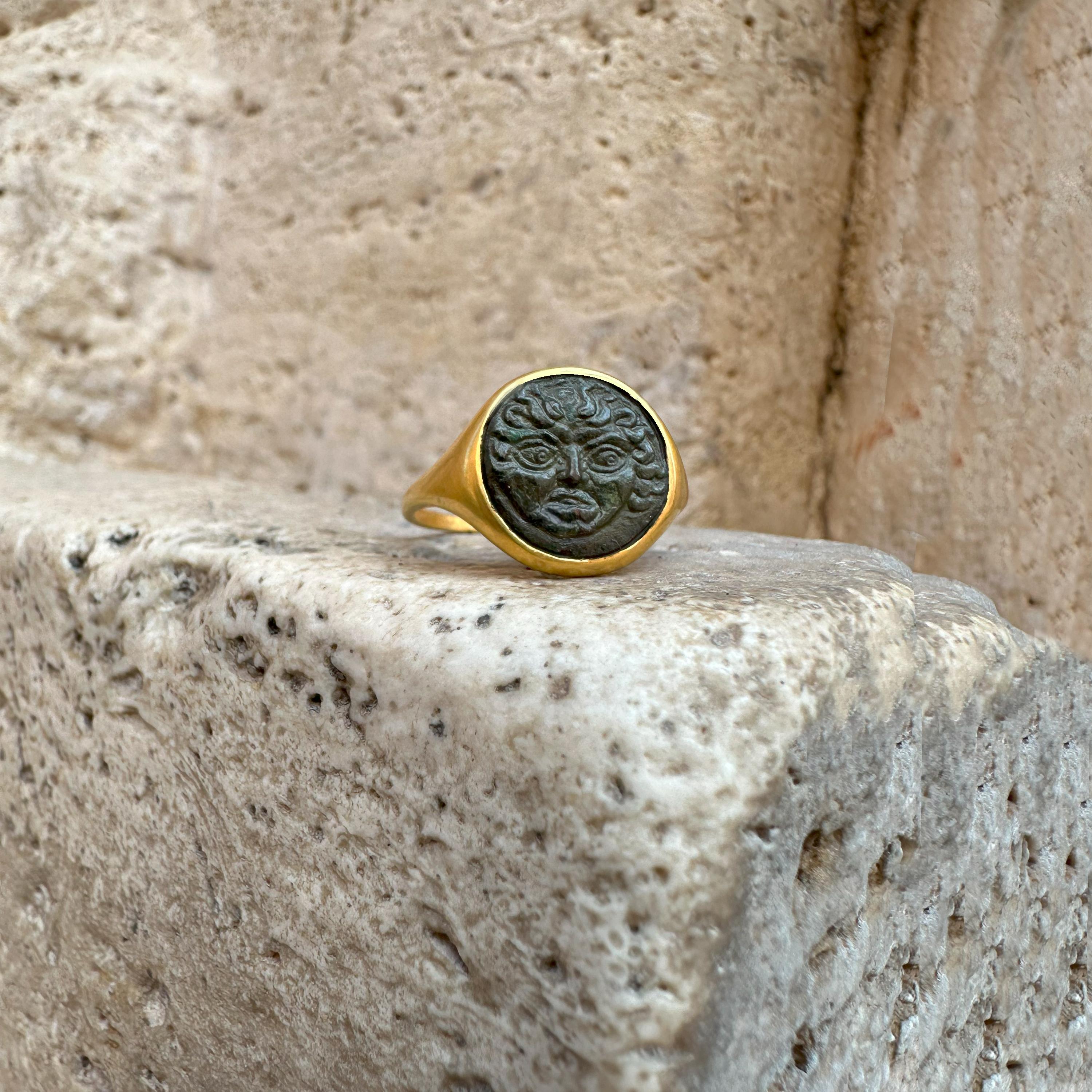 GORGONE/MEDUSA Autentica moneta greca antica del 5° secolo a.C. Anello d'oro In condizioni ottime in vendita a Roma, IT