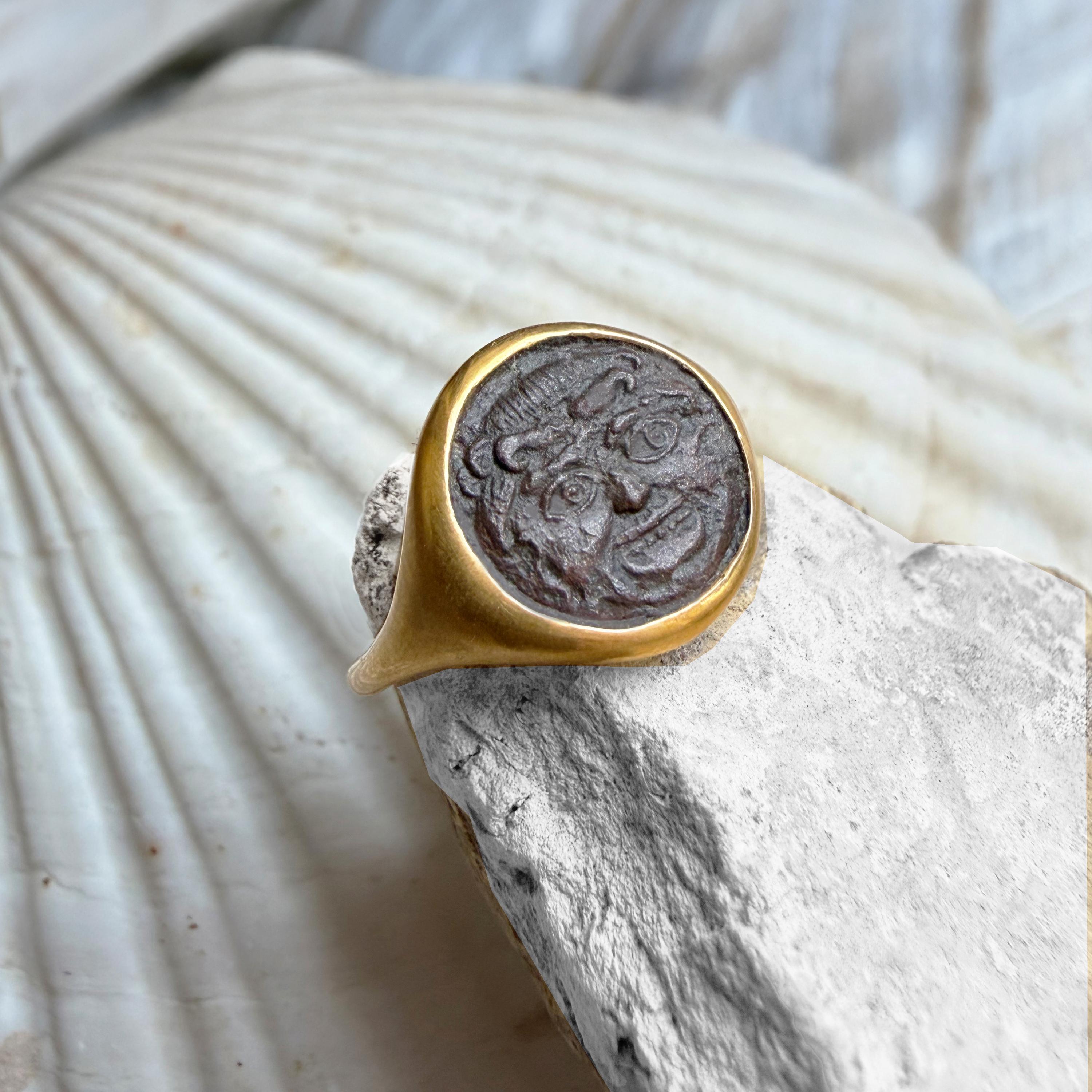 GORGON/MEDUSA Authentique pièce de monnaie grecque antique du 5e siècle avant J.-C. Bague en or en vente 1