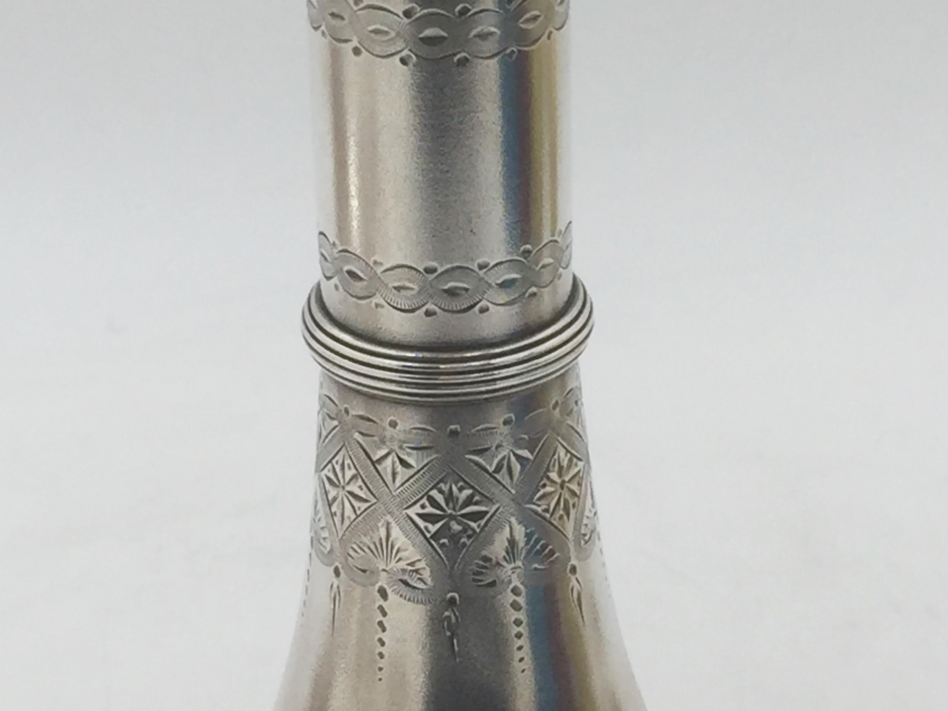 Pie de cuenco monumental Gorham 1875 de plata de ley en venta 2