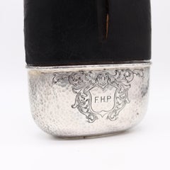 GORHAM 1900 Gran petaca para licor de vidrio transparente, plata martillada .925 y cuero