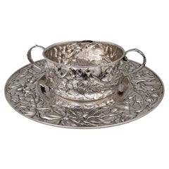 Gorham 1900 Sterling Silber Becher und Unterteller im Jugendstil Martele Stil