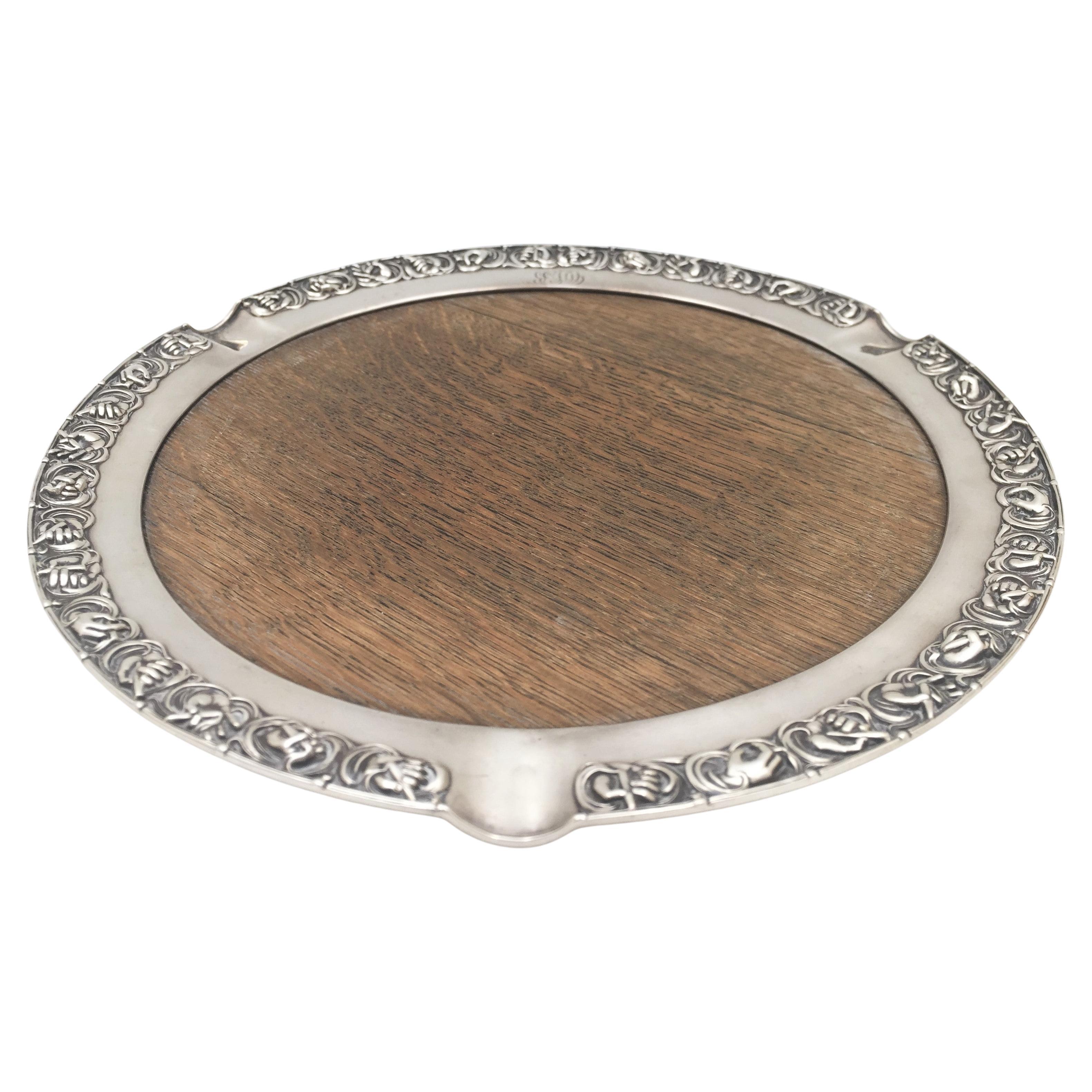 Bandeja de madera ahumada y plata de ley Gorham 1917 en venta