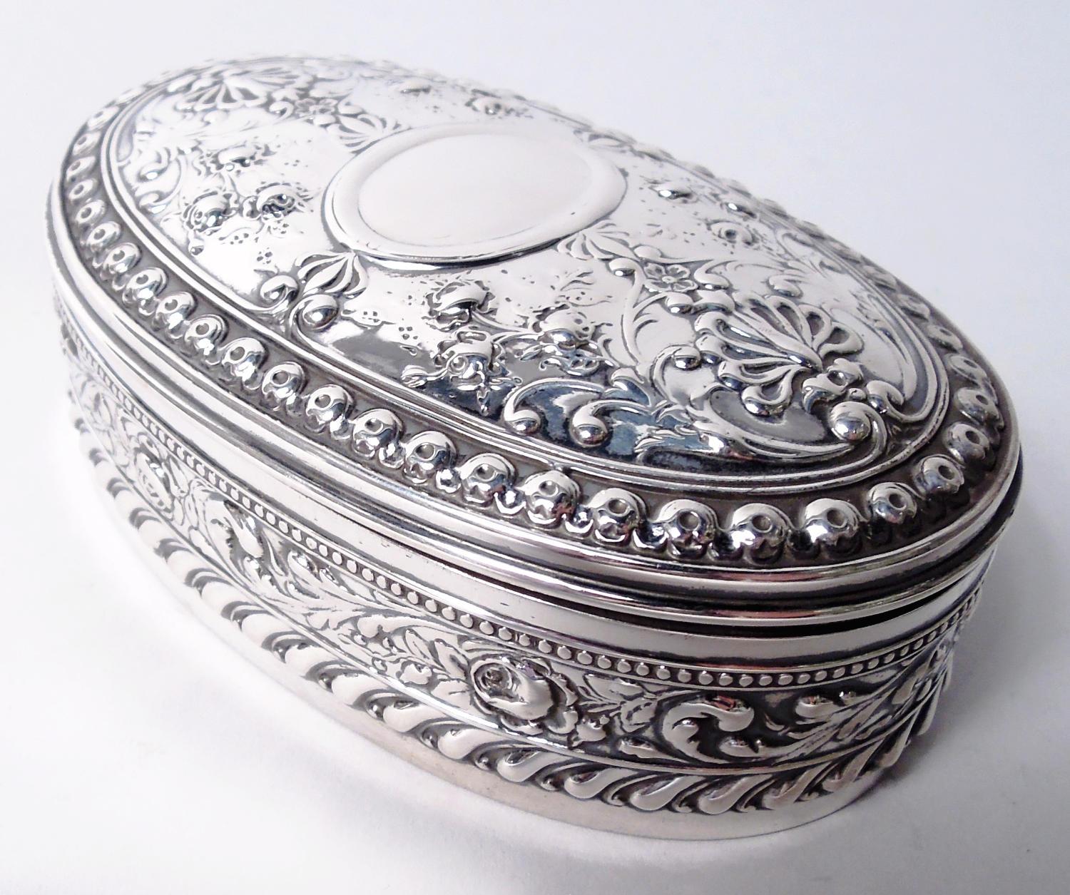 Gorham American Victorian Classical Sterling Silver Jewelry Box 1897 In Good Condition For Sale In New York, NY