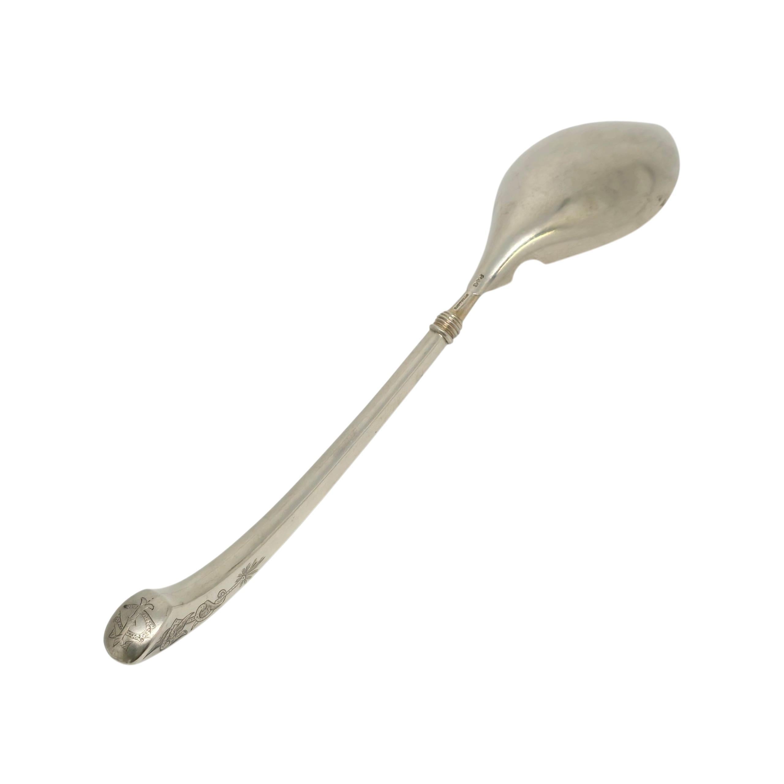 Antike Gorham Angelo Sterling Silber Gold Wash Bowl Servierlöffel w/Monogramm

Monogram scheint TC zu sein

Ein wunderschön verzierter Gemüseservierlöffel mit einer goldfarbenen, spitz zulaufenden Schale und hellen Schnittmustern auf der oberen