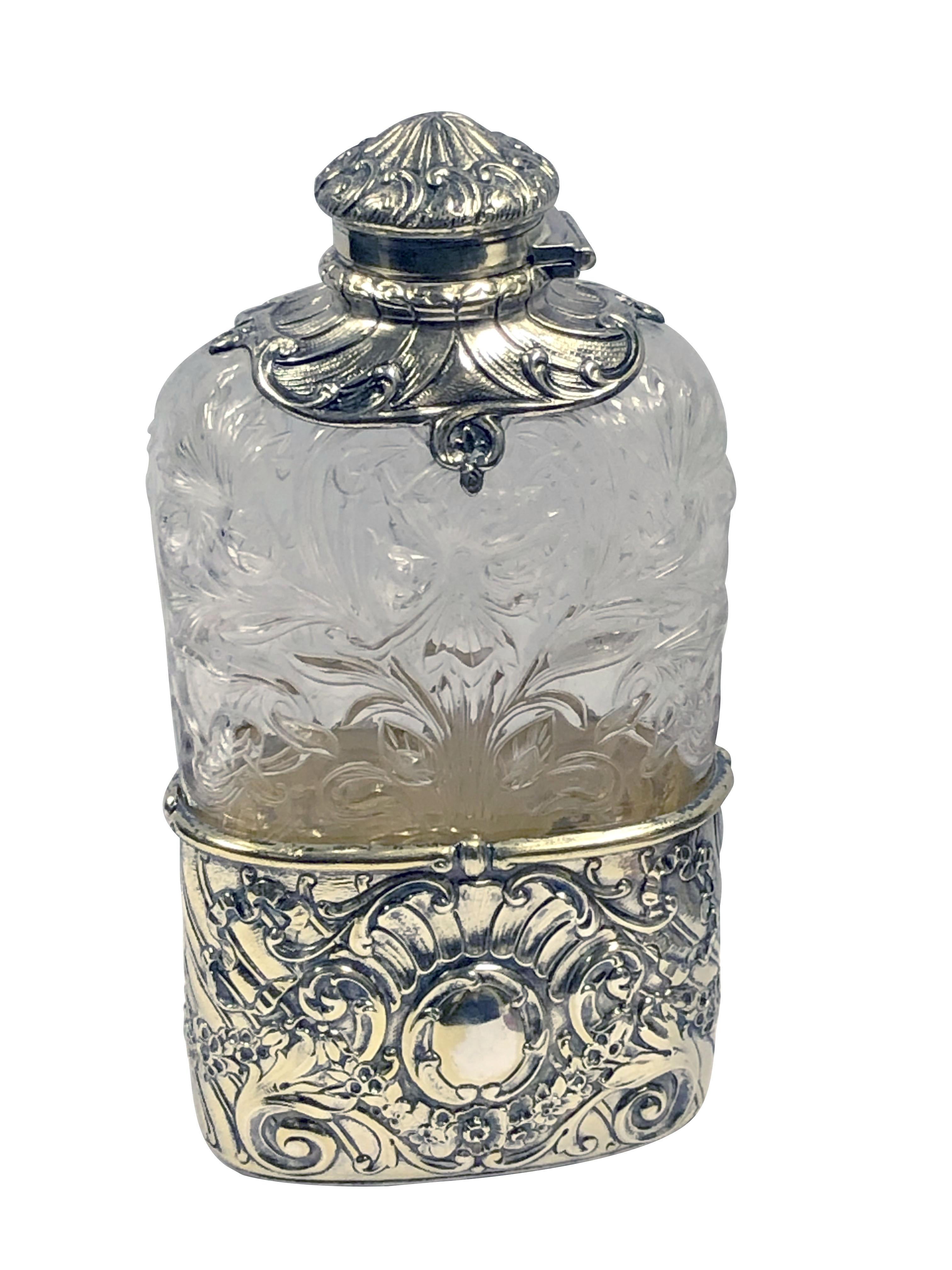 Femenino o masculino Frasco de bolsillo Art Nouveau Gorham Antiguo de Esterlina y Cristal en venta