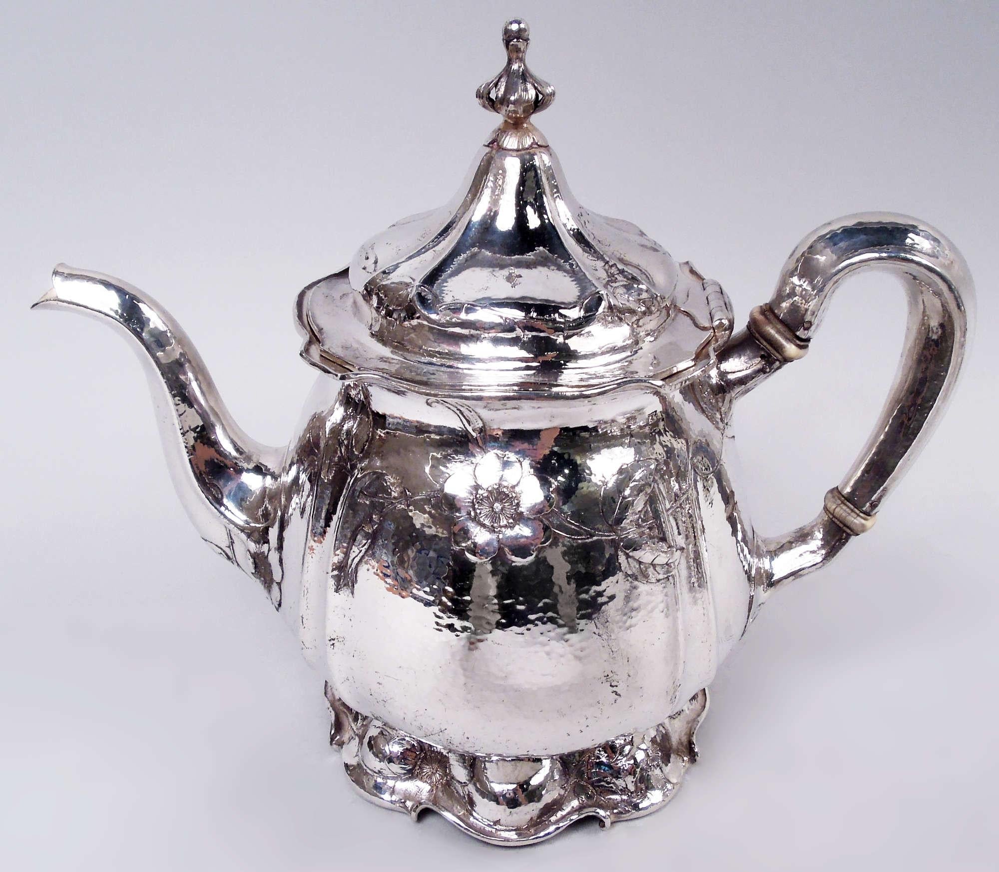 Set da caffè e da tè in argento di Gorham Art Nouveau Martelé con vassoio In condizioni buone a New York, NY