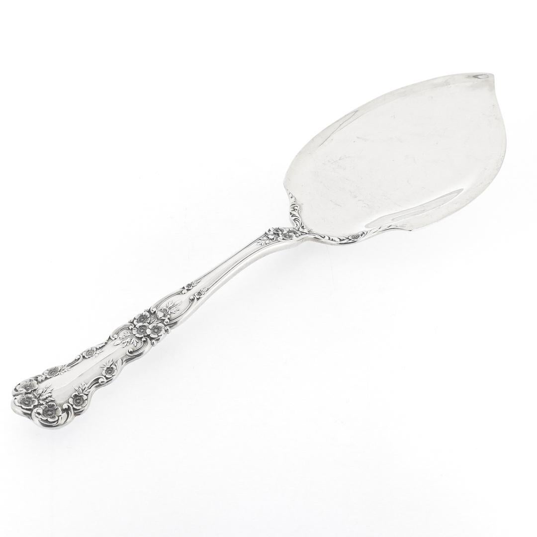 Gorham Buttercup Pattern Sterling Silver Large Oyster Serving Spoon In Good Condition For Sale In Philadelphia, PA