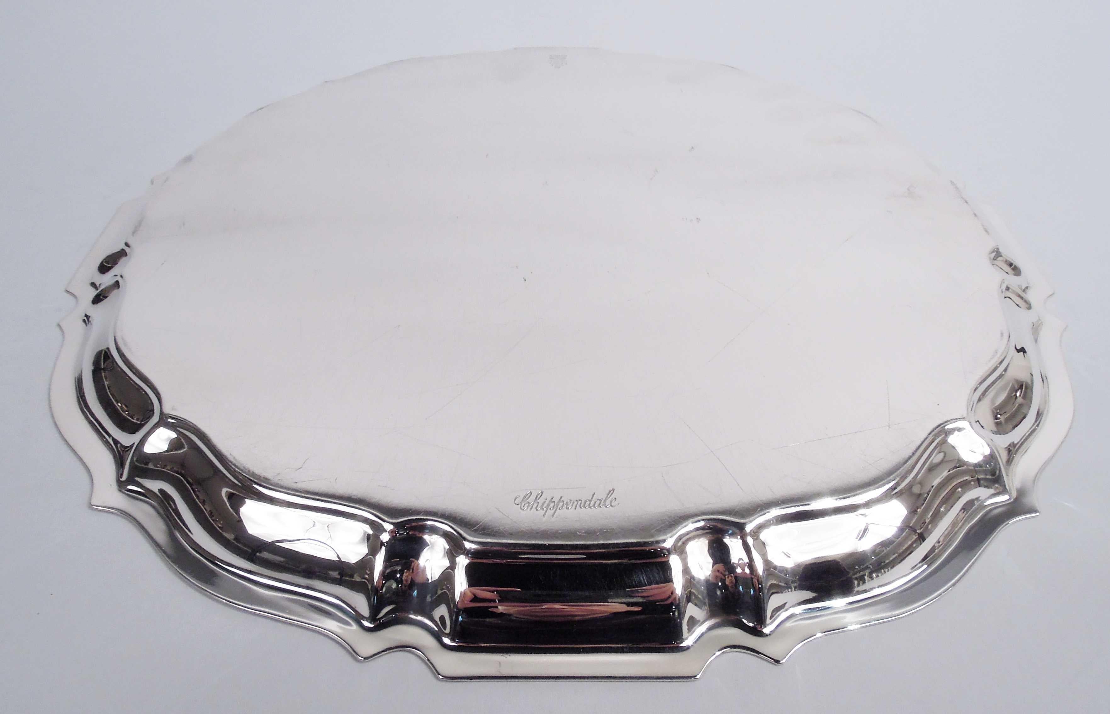 Gorham Chippendale Sterling Silver 12-Inch Round Piecrust Tray, 1943 In Good Condition In New York, NY