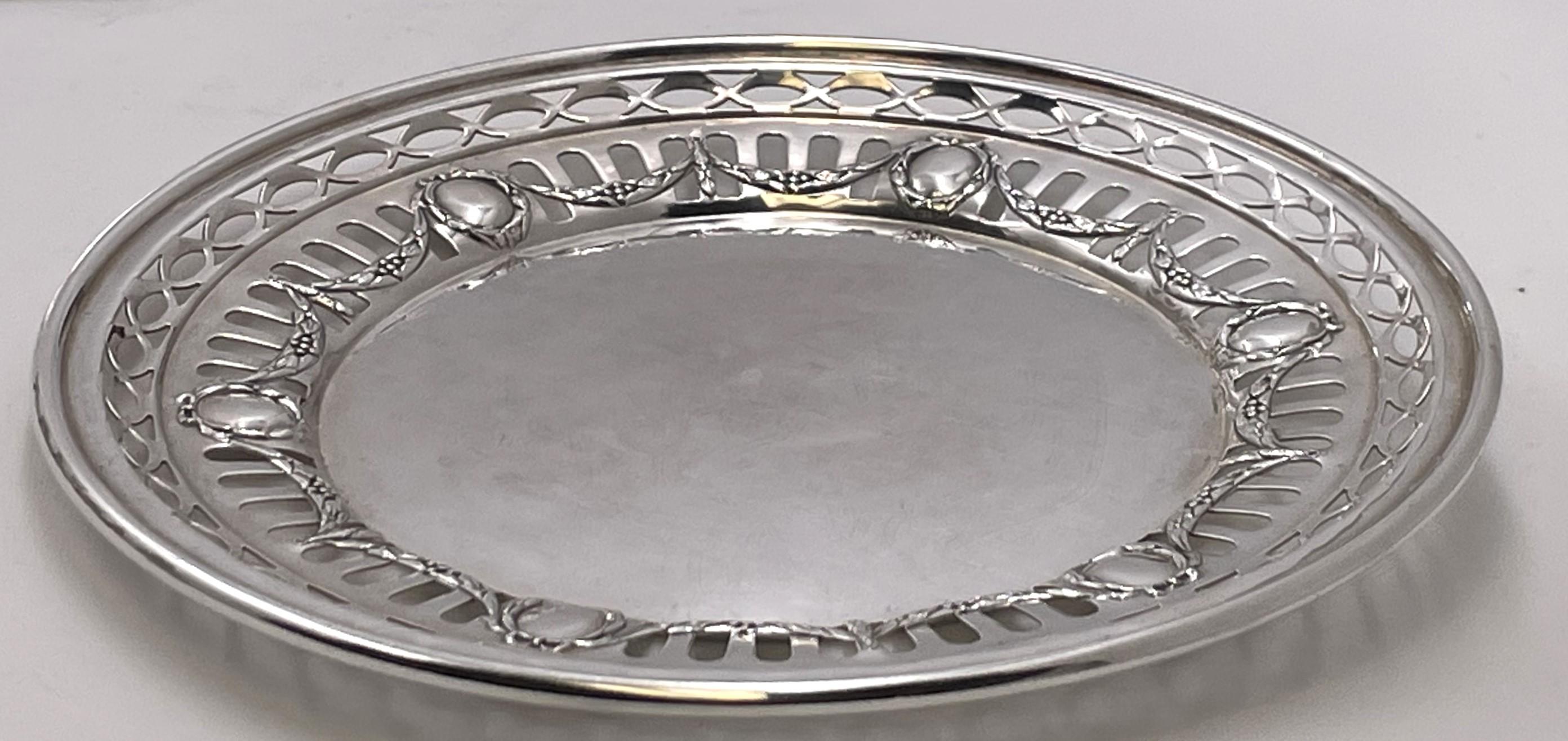 Durgin-Gorham: set di 12 piatti da portata in argento sterling e 12 piatti da pane in vendita 1