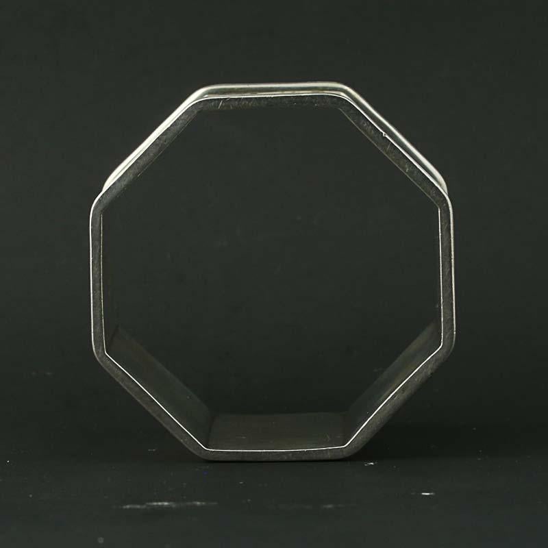 Item: Napkin Ring
Brand: Gorham
Metal Content: Sterling Silver
Measurements: 1 7/16