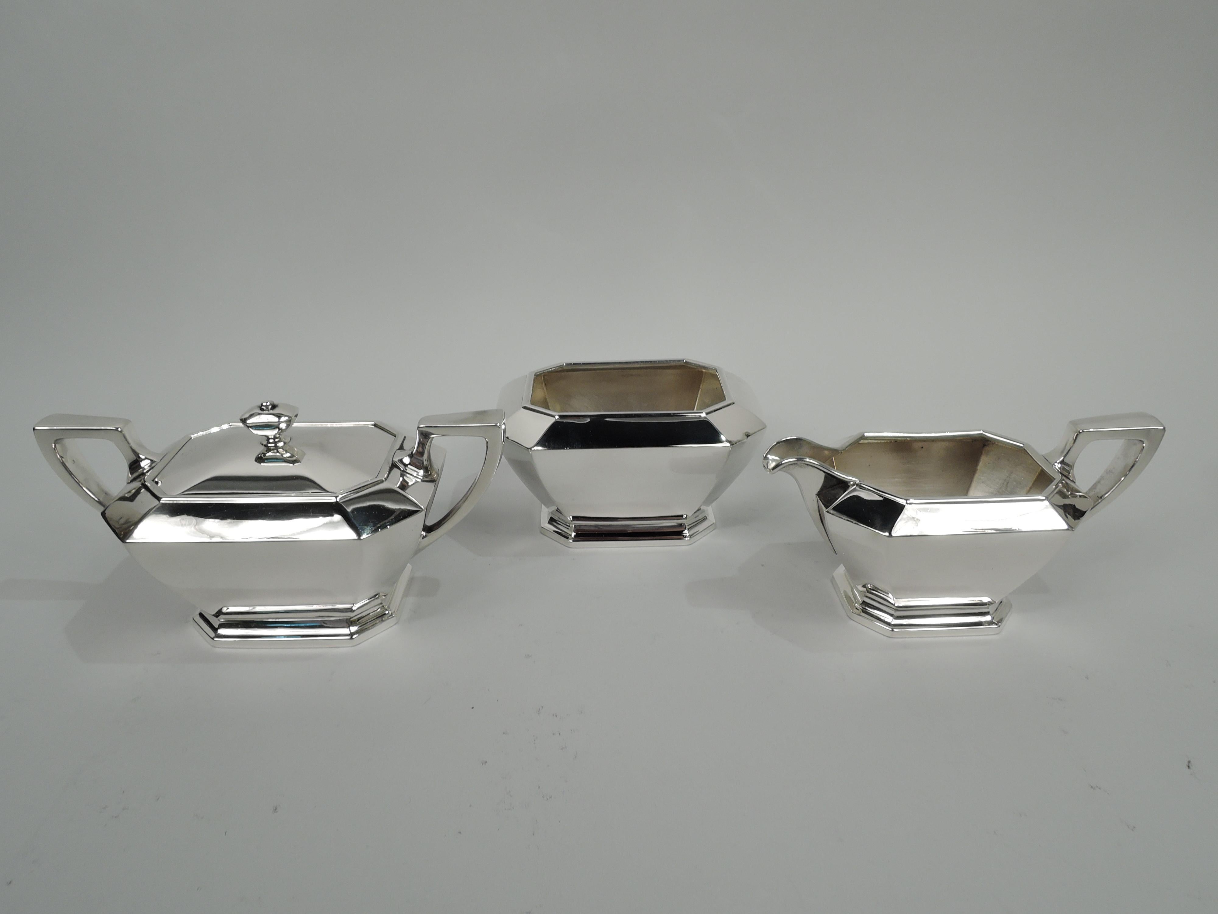 Gorham Fairfax Art Deco Sterling Silver Coffee & Tea Set on Tray In Good Condition For Sale In New York, NY