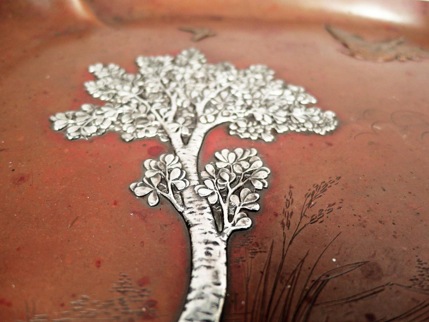 Bandeja de cobre Gorham de metal mixto pájaro y mariposa, 1882 Appliqué en venta