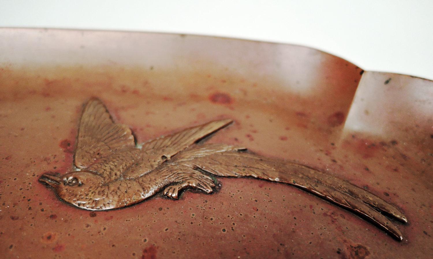 Bandeja de cobre Gorham de metal mixto pájaro y mariposa, 1882 en Bueno estado para la venta en New York, NY