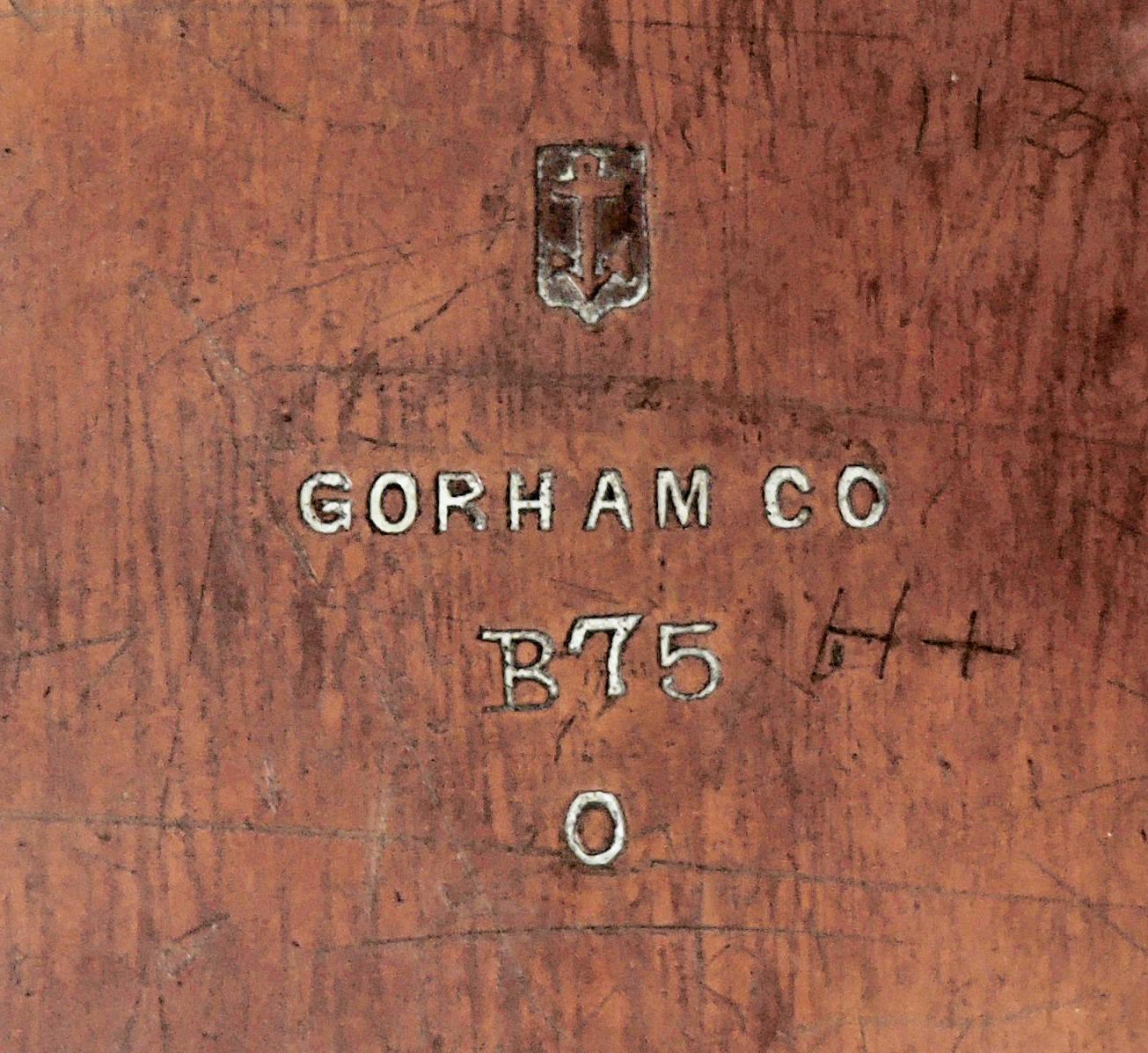 Bandeja de cobre Gorham de metal mixto pájaro y mariposa, 1882 Fines del siglo XIX en venta