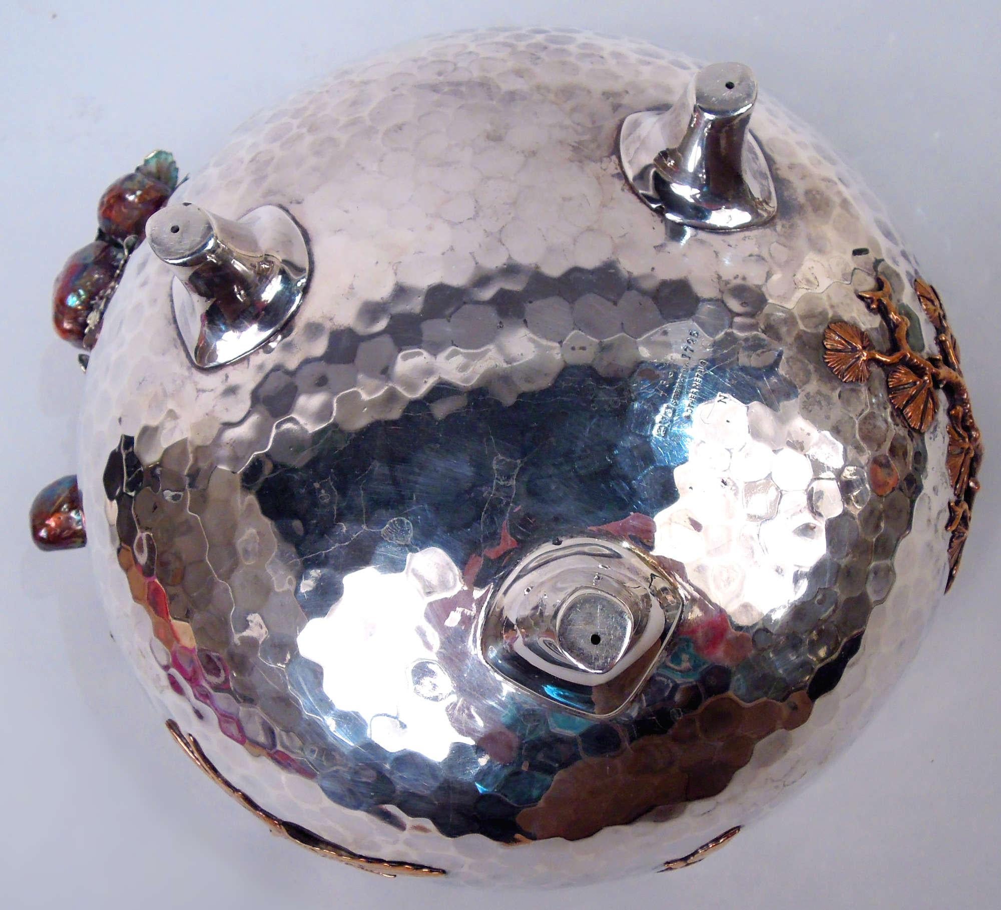 Gorham Japonesque gemischten Metall Erdbeere & Schmetterling Schüssel 1881 (Sterlingsilber) im Angebot