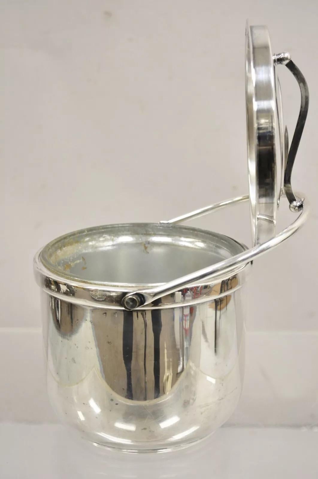 Gorham Mid Century Modern Silver Plated Hinged Lid Ice Bucket w Glass Liner (seau à glace avec couvercle à charnière plaqué argent) en vente 5