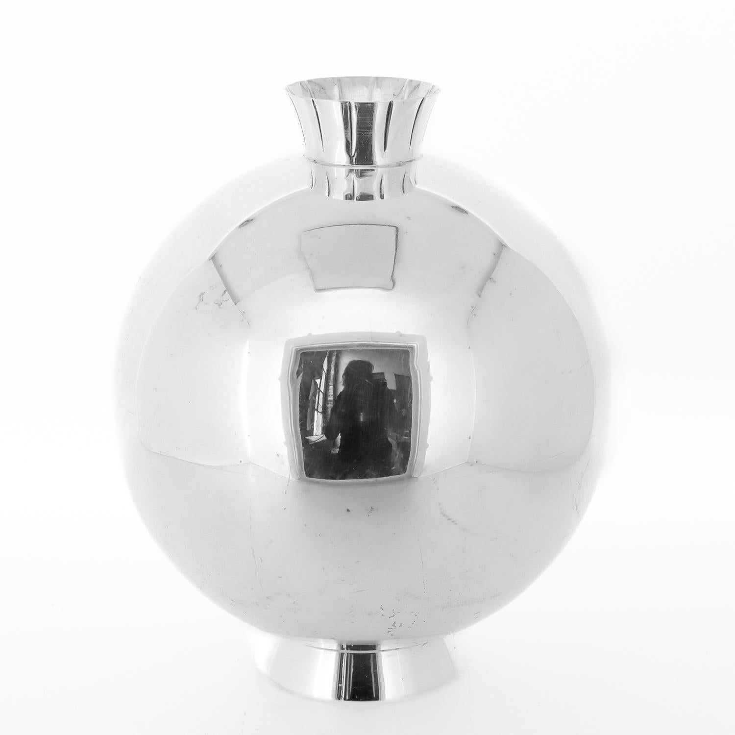 Mid-Century Modern Vase moderniste de Gorham en forme de sphère en argent sterling East Wind en vente