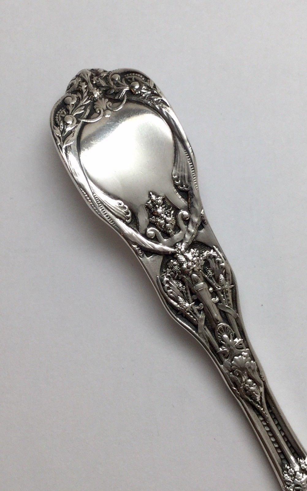 Gorham Mythologique Sterling Silver Berry Casserole Serving Spoon 'B' In Good Condition In Washington Depot, CT