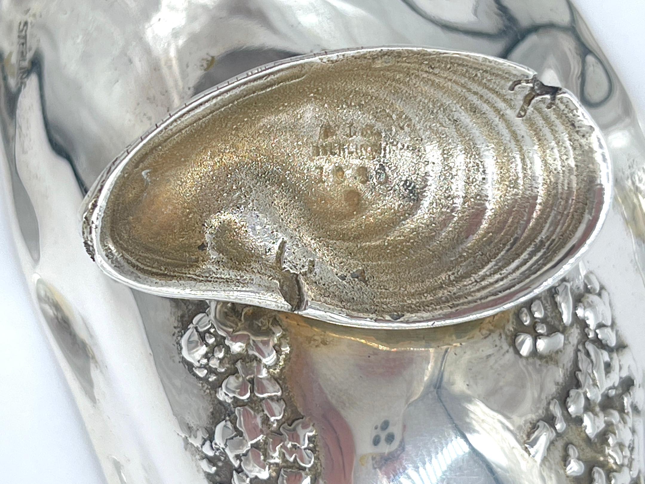 Plat en coquillage lavé à l'or et cuillère à crabe figurative Narragansett de Gorham  en vente 6