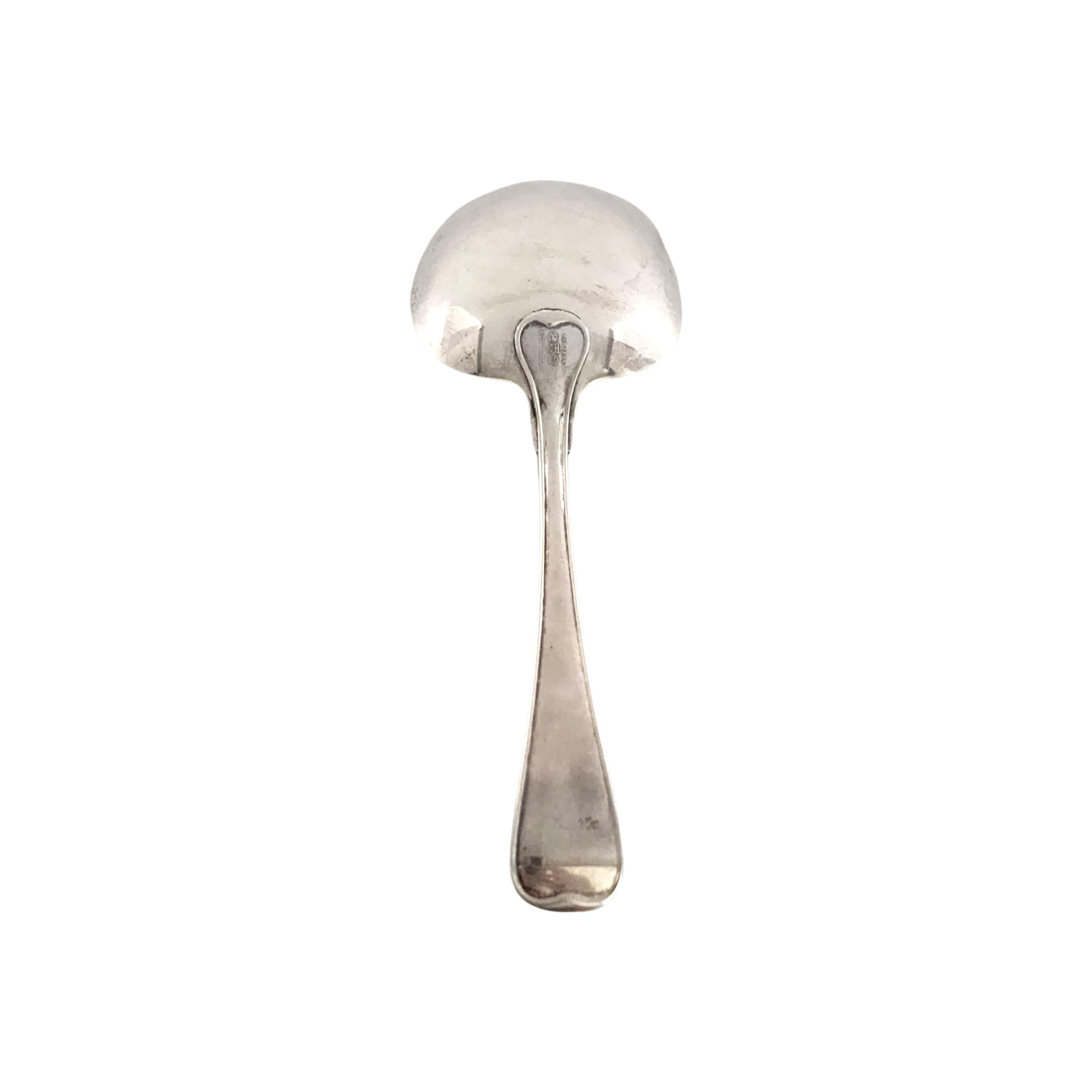 Cucchiaio da portata Gorham in argento massiccio francese antico con bacche grandi e monogramma in vendita 1