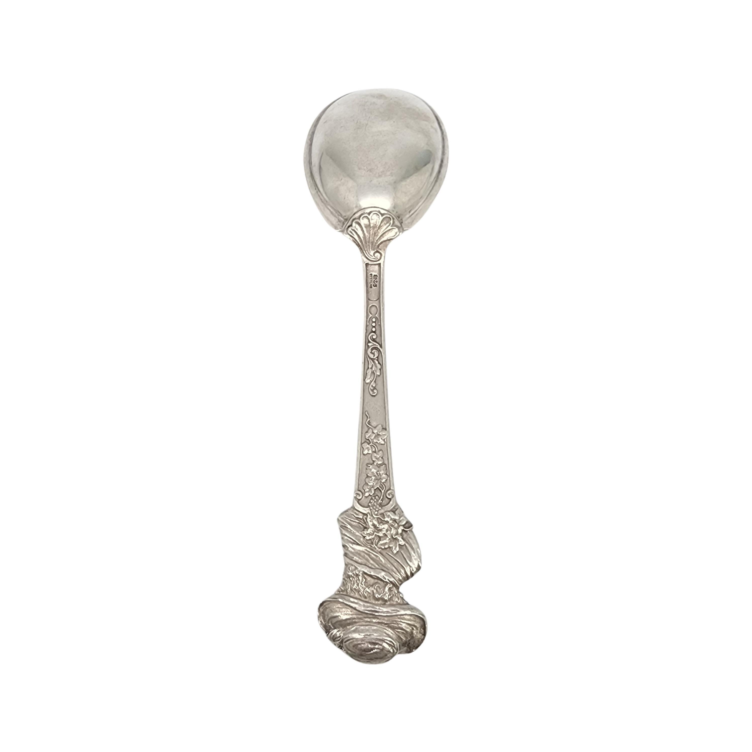 Sterling silver gold wash bowl serving berry spoon in the Old Masters pattern by Gorham.

No monogram.

Designed by Antoine Heller in 1885, the Old Masters pattern is a multi-motif pattern depicting 25 different artists. This large serving spoon