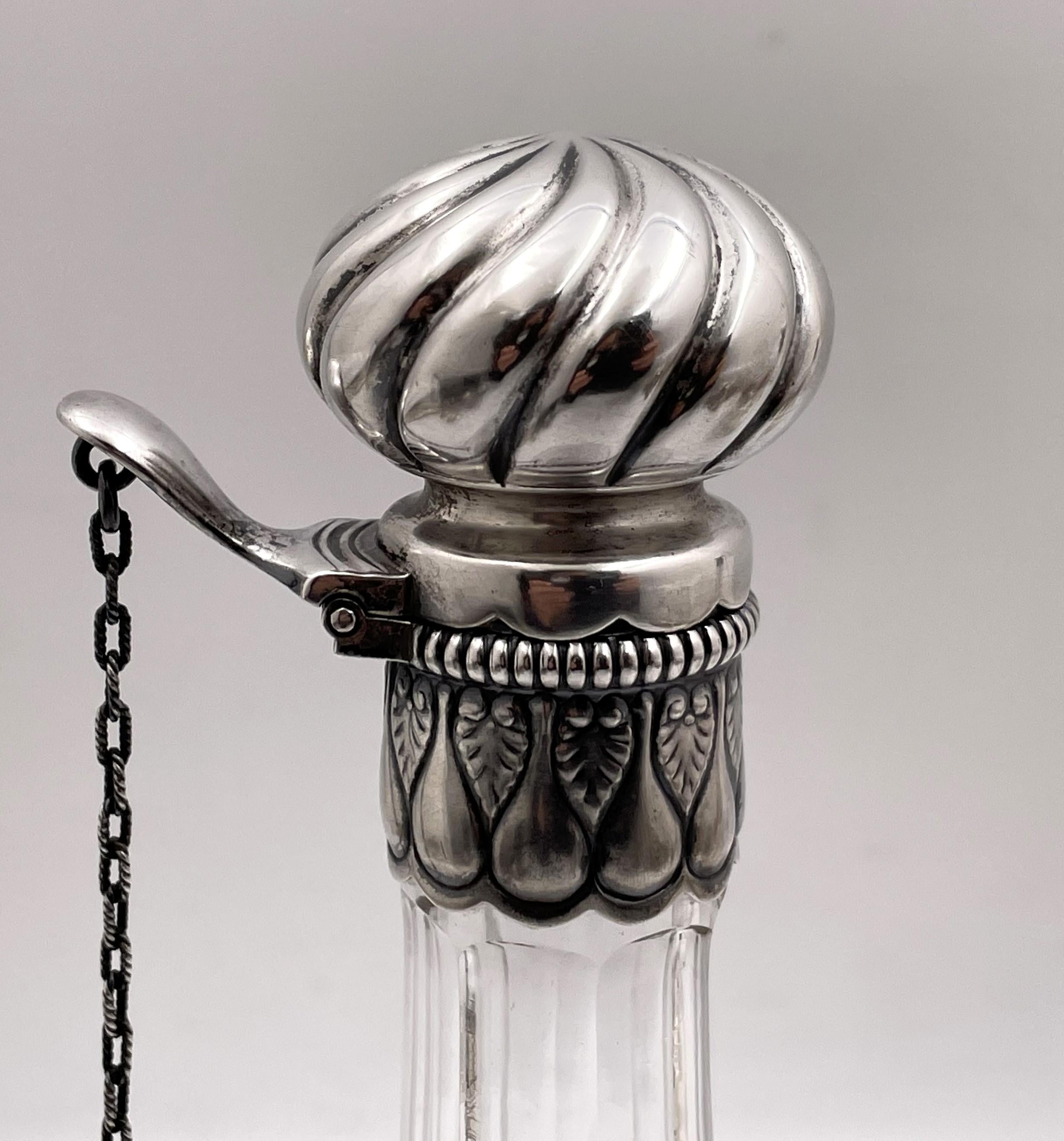 Americano Gorham Coppia di decanter in argento sterling del 1887 in un raro stile moresco/moresca in vendita