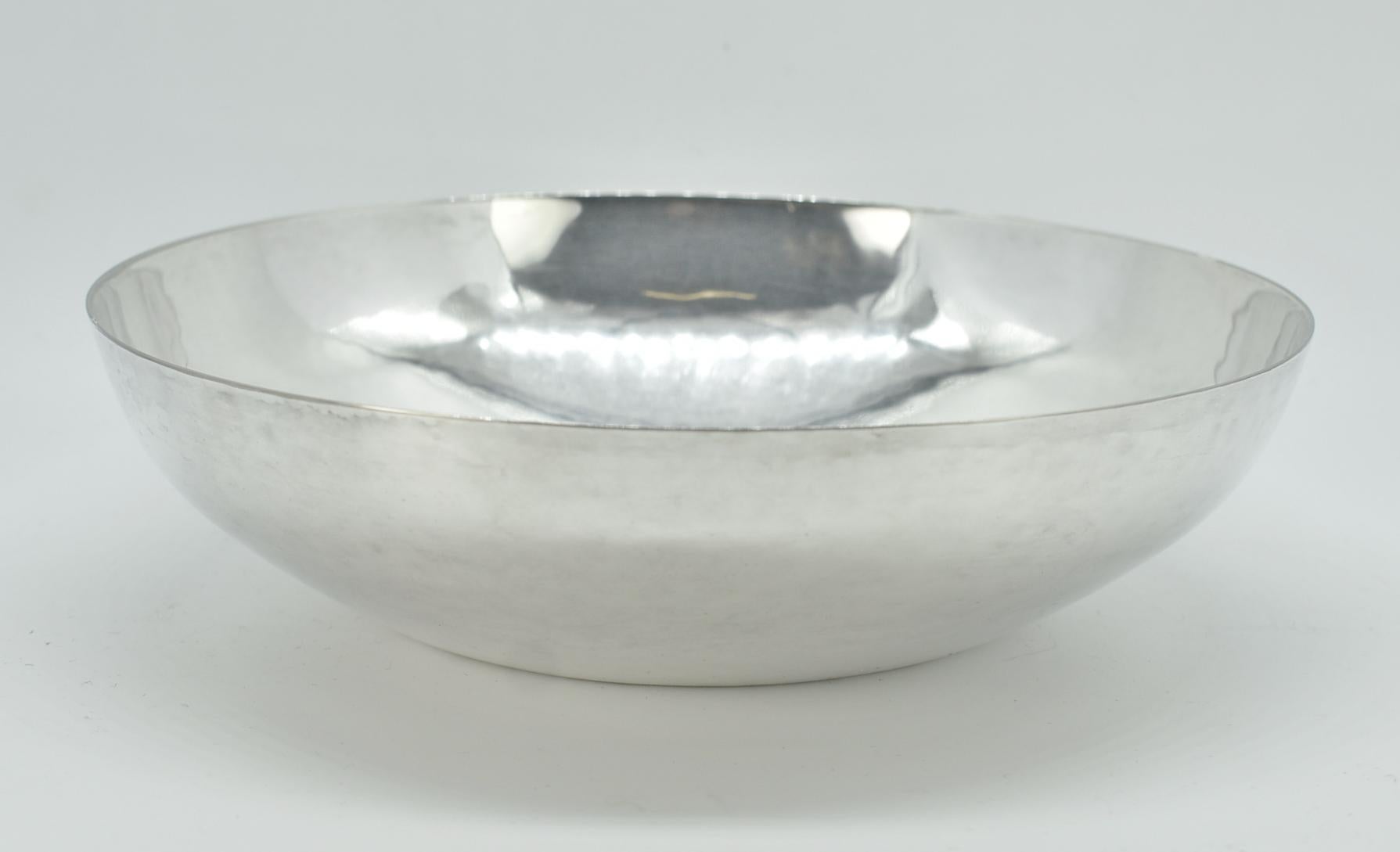 Gorham Silver-plated MMA (Metropolitan Museum of Art) Reproduction - 14th Century Medieval Hanap French Bowl. A vintage silver-plated bowl made by Gorham. Limited reproduction hanap bowl of the 14th Century French Provincial Period. Lightly hammered
