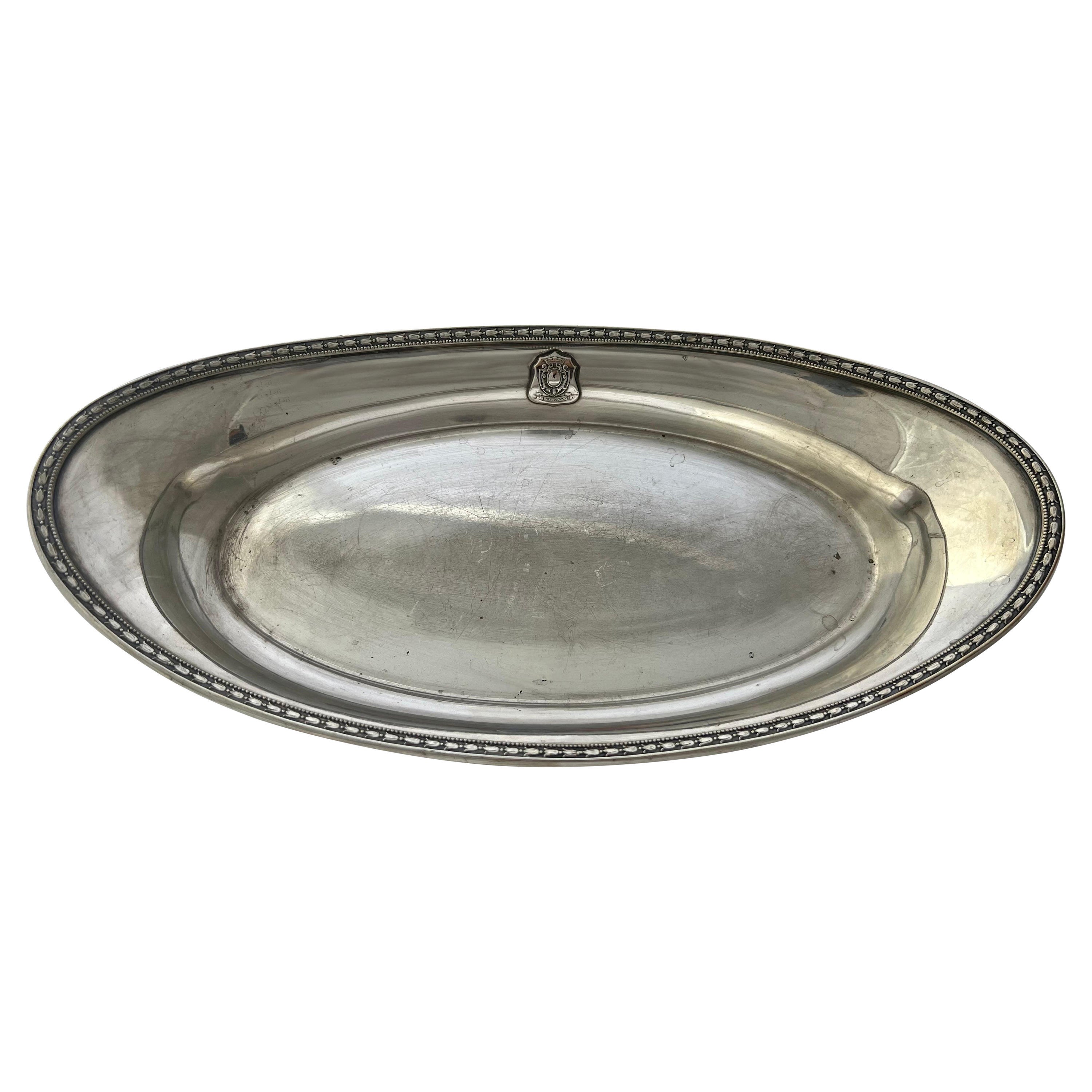 Plat en métal argenté de l
emblématique hôtel Hollywood Rosevelt