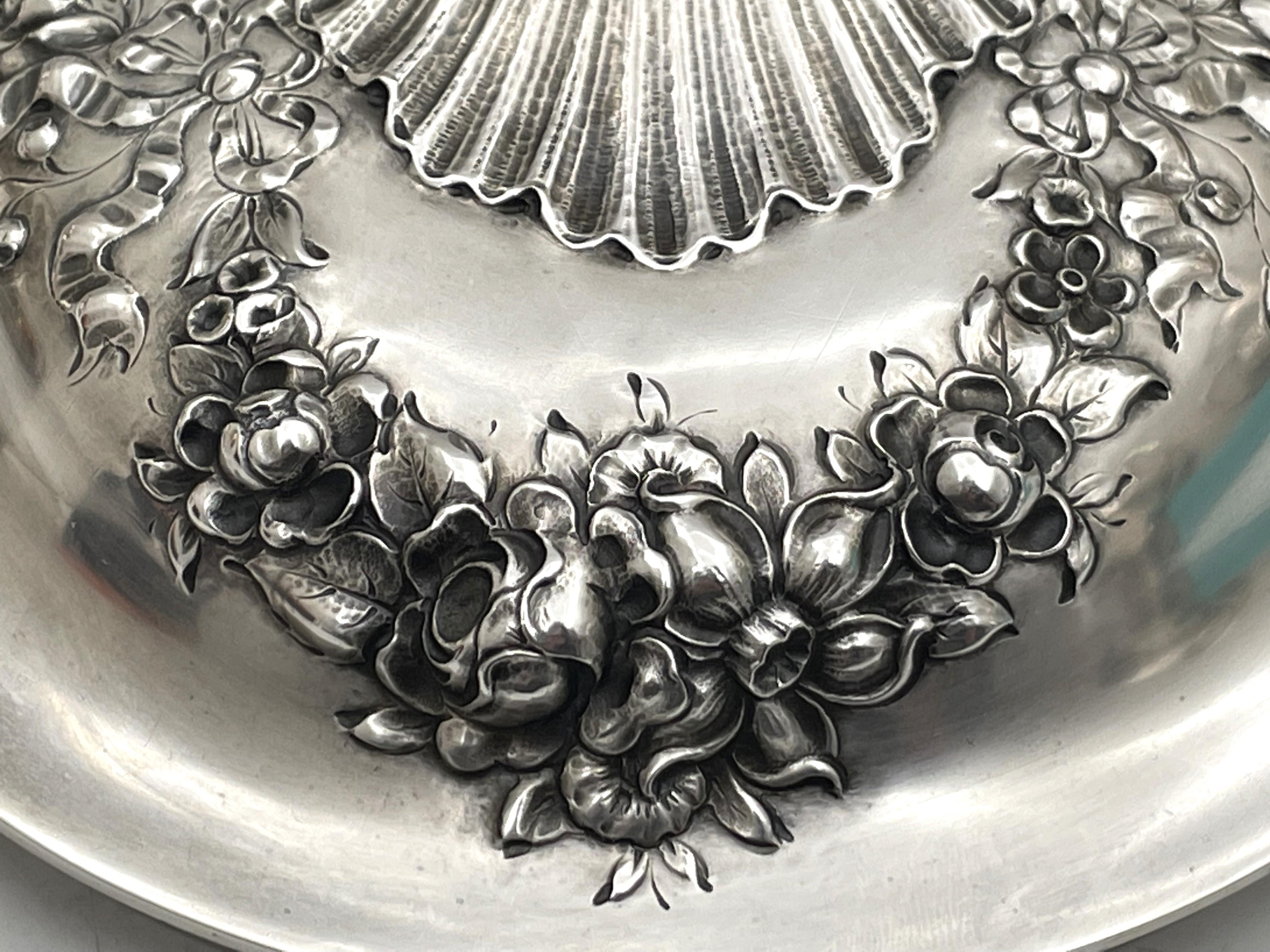 Gorham Sterling Silber 1898 Zweihand-Terrine/bedeckte Schale Jugendstil (amerikanisch) im Angebot