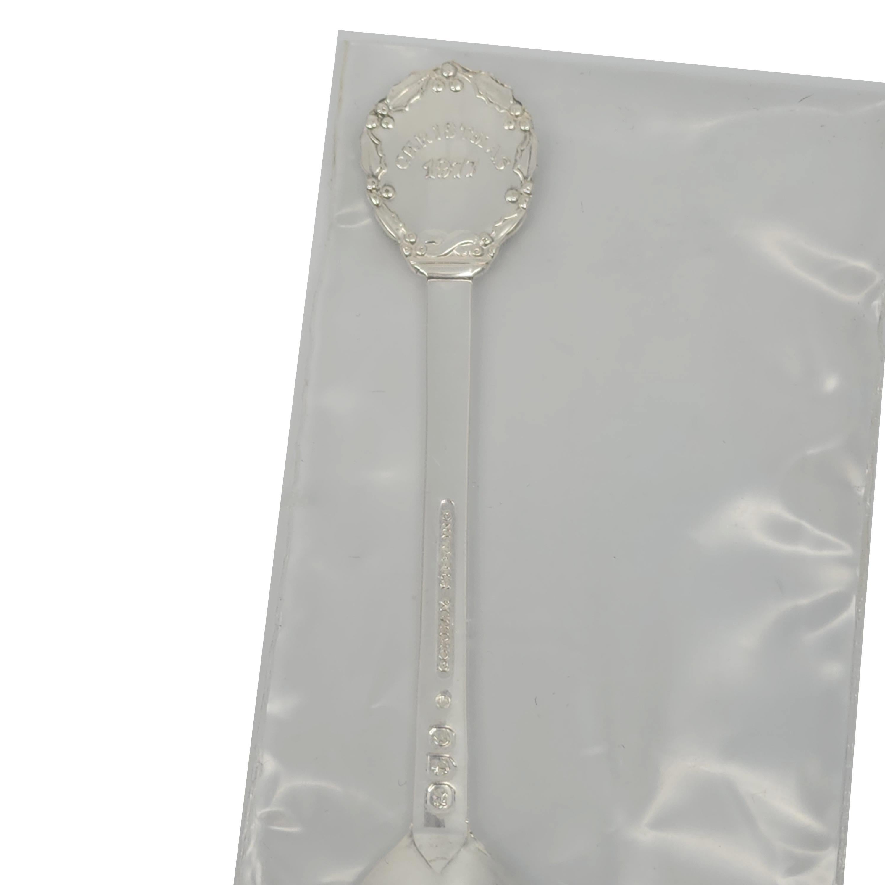 Gorham Sterling Silver 1977 Christmas Spoon Sealed with Box #15798 In Excellent Condition For Sale In Washington Depot, CT