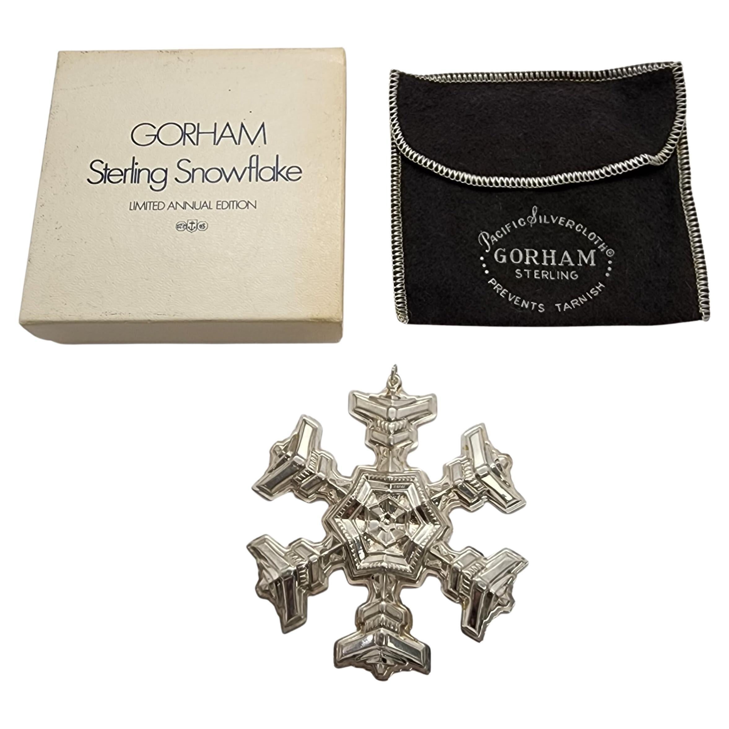 Gorham Sterling Silver 1977 Snowflake Ornament w/Box & Pouch #15822 For Sale