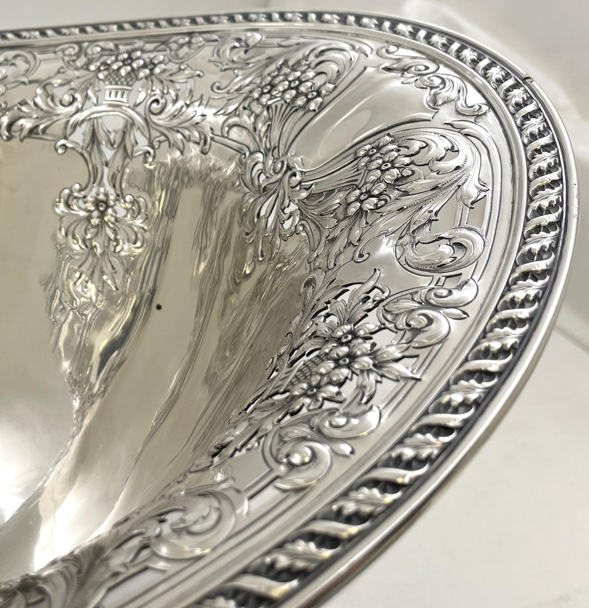 Gorham Sterling Silver Basket Vase in Art Nouveau Style From Early 20th Century For Sale 1