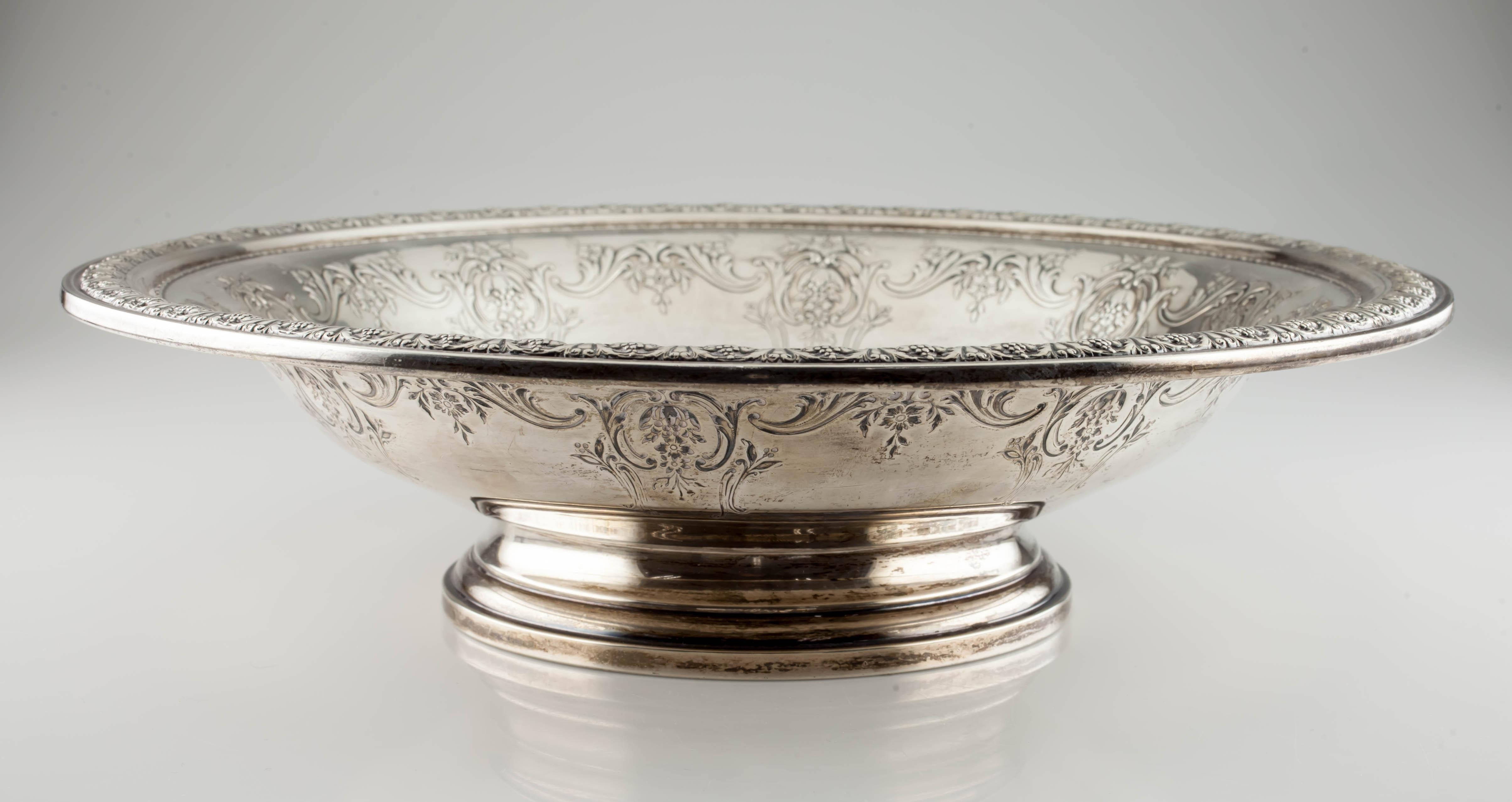 Gorham Sterling Silver King Edward Large Footed Bowl #378 Gorgeous Centerpiece!

Gorgeous King Edward Large Footed Bowl
Solid Sterling Silver
#378
12