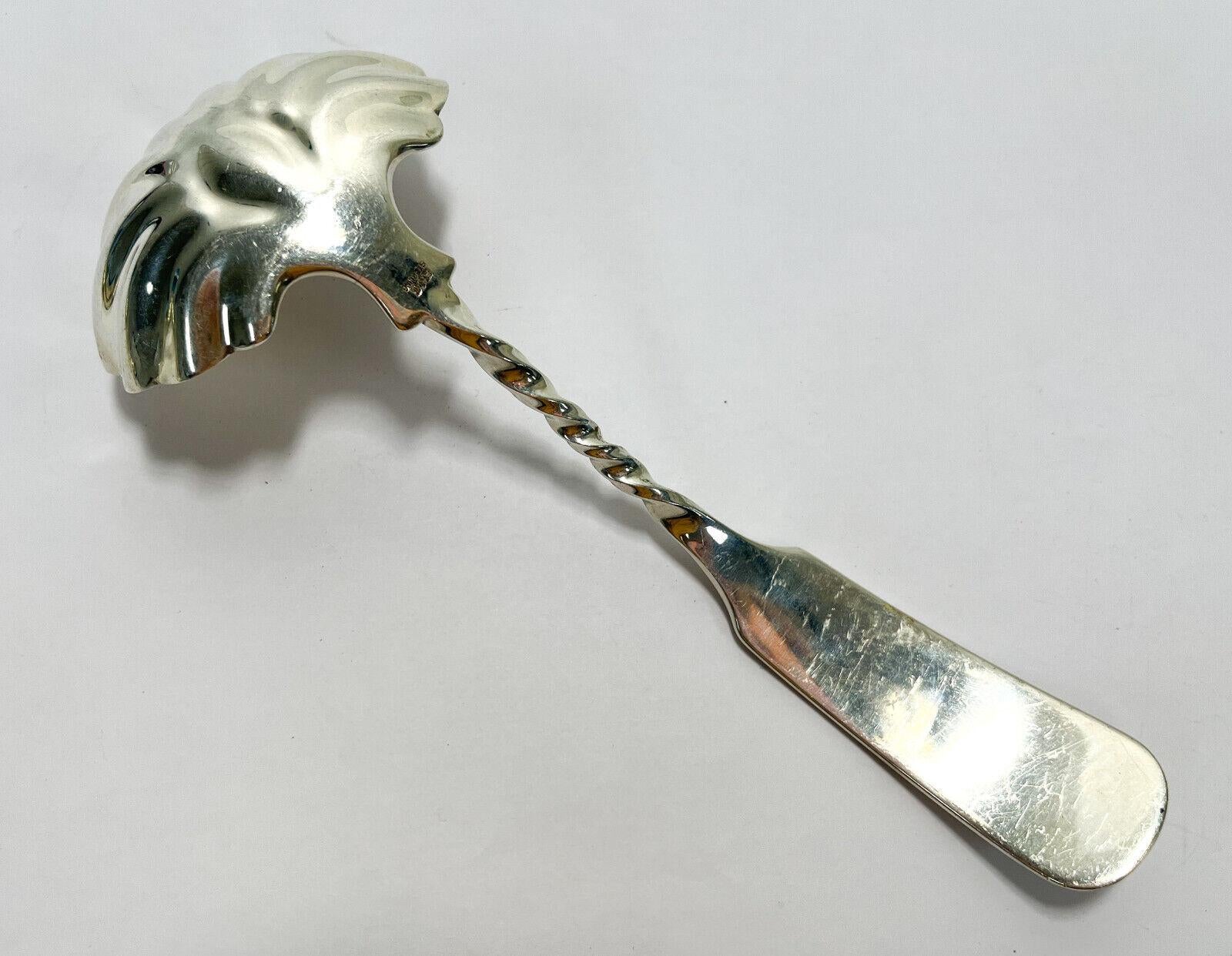 Gorham Sterling Silver Medallion Scalloped Bowl Cream Ladle, Late 19th Century In Good Condition For Sale In Gardena, CA