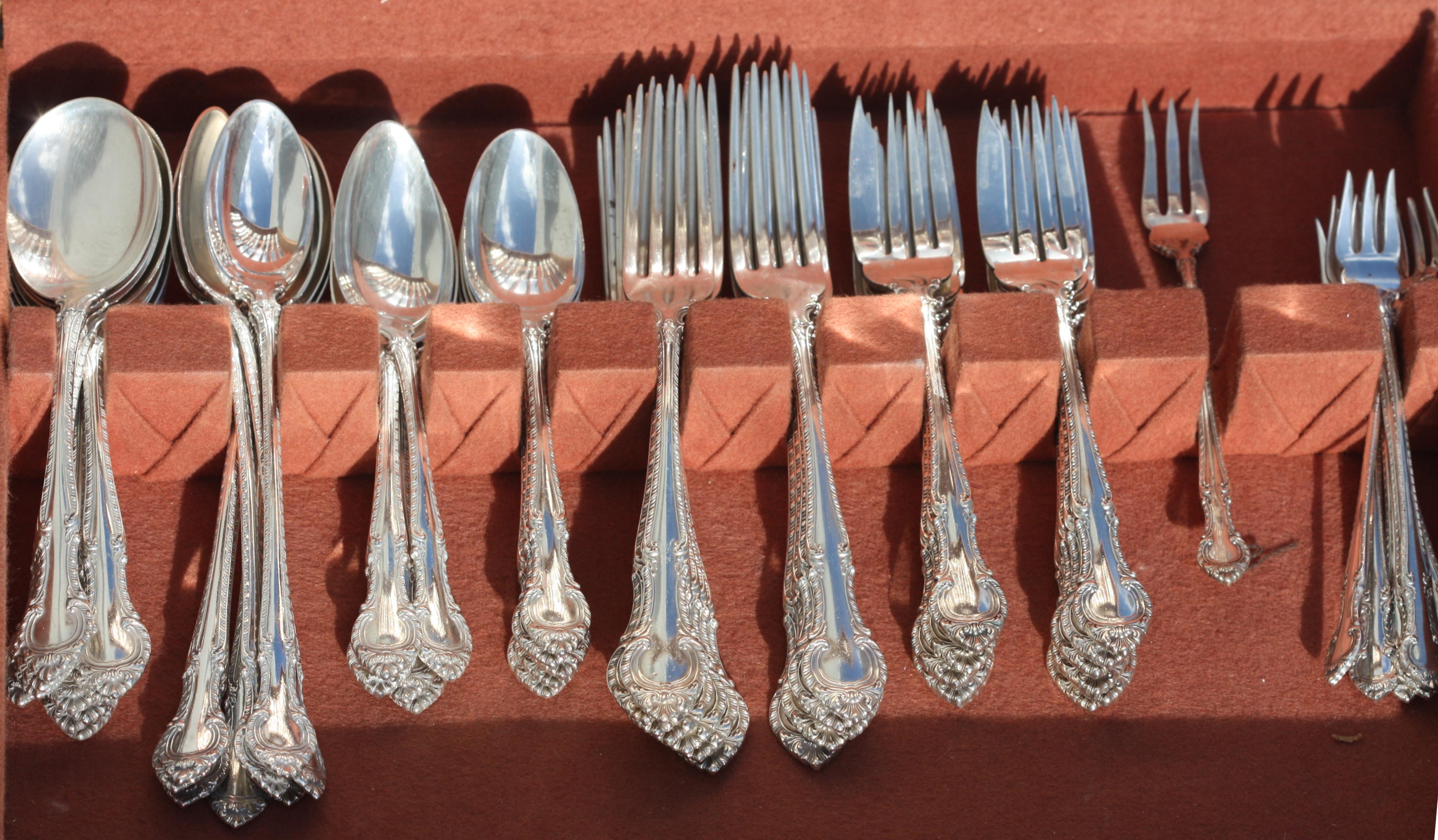 
Gorham Sterling Silver Ninety-One Piece Flatware Service.
Marked Gorham, Sterling, Pat. in the English Gadroon pattern. The handle with a gadrooned tread and a stylized shell, comprised of, twelve dinner knives, twelve butter spreads, twelve`