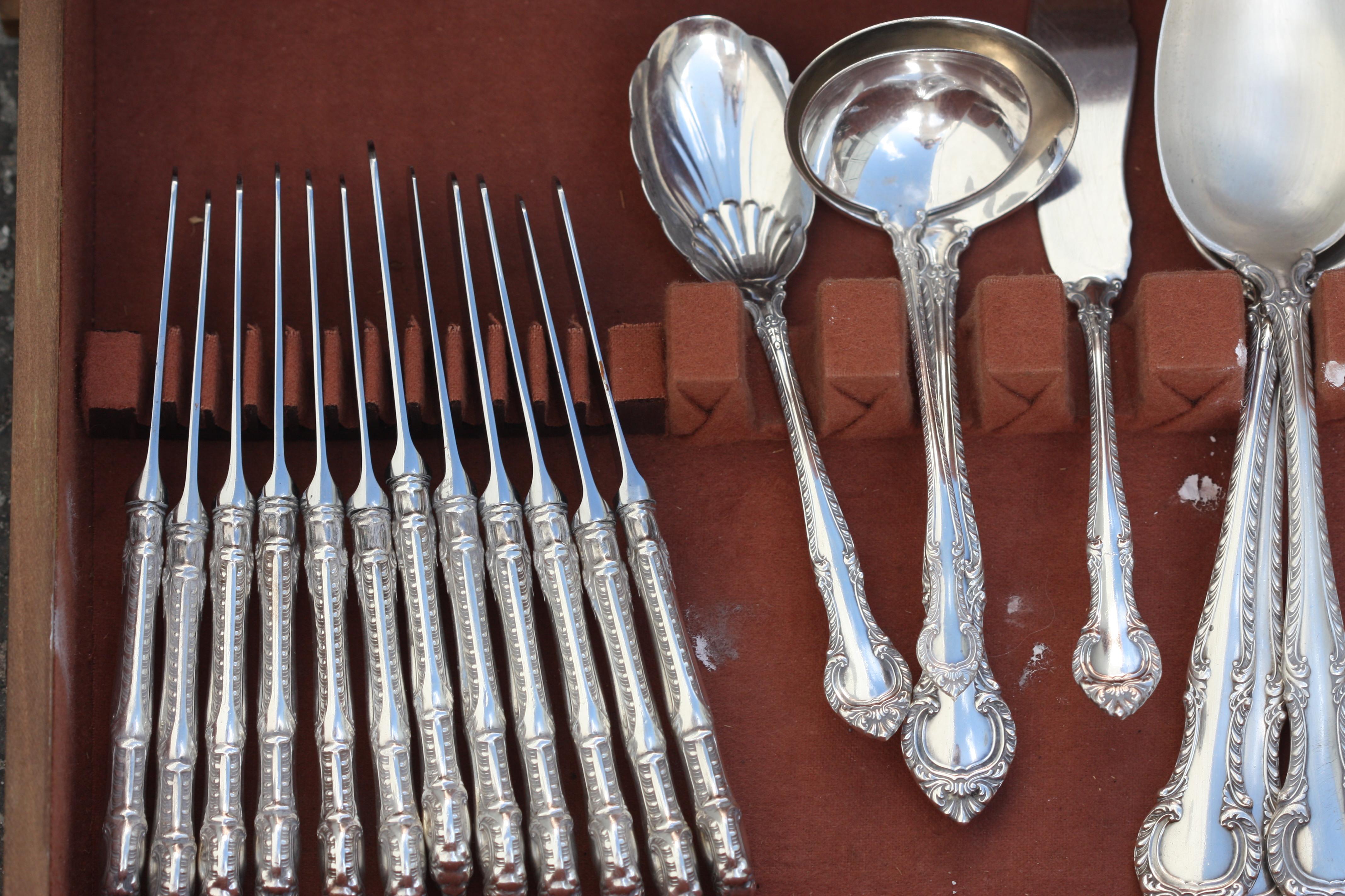 Gorham Sterling Silver Ninety-One Piece Flatware Service For Sale 2