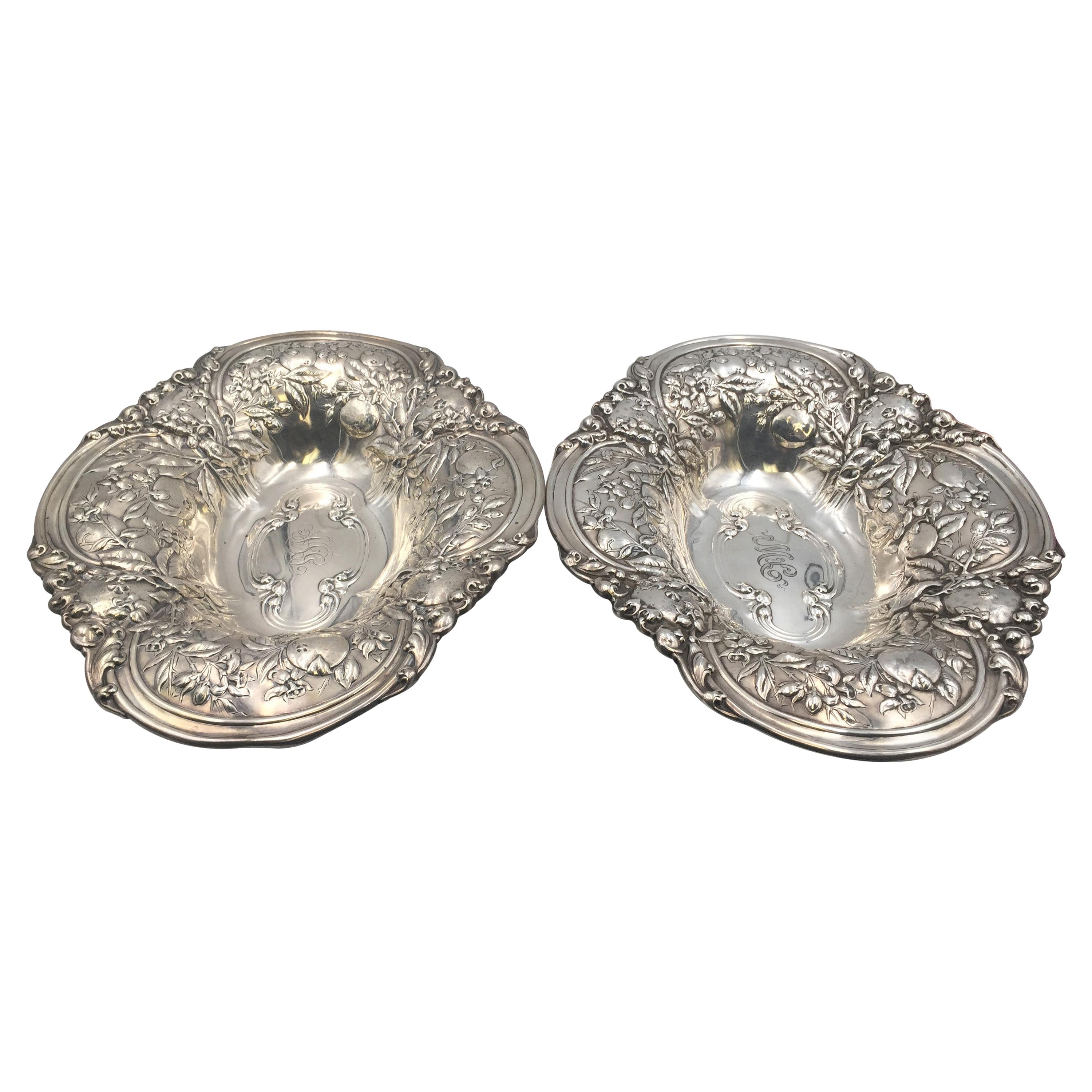 Gorham Sterling Silver Pair of 1917 Repousse Art Nouveau Centerpiece Bowls For Sale