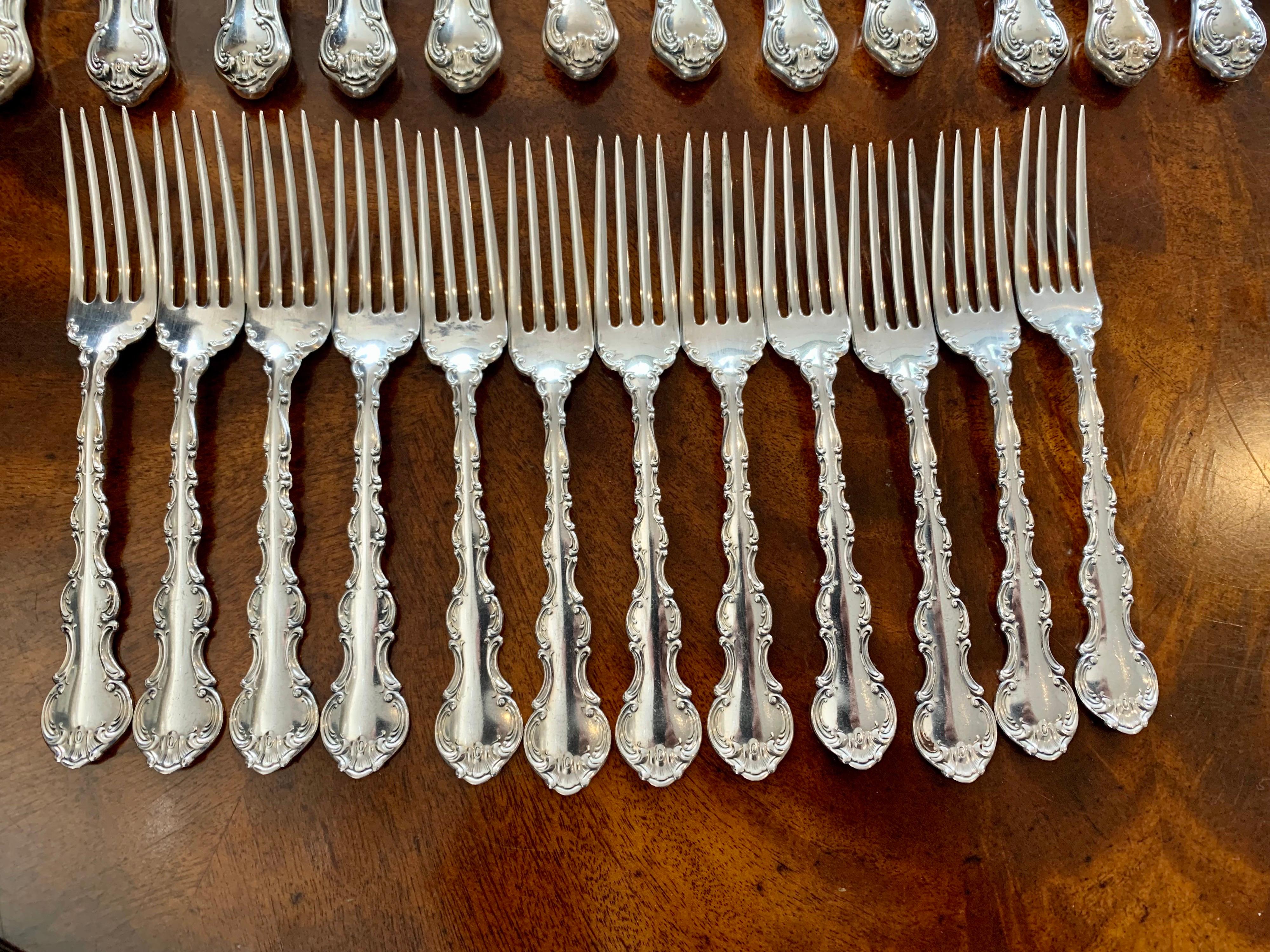 Gorham Sterling Silver Service for 12 Style Strasbourg 72 Pieces in Total In Good Condition In West Hartford, CT