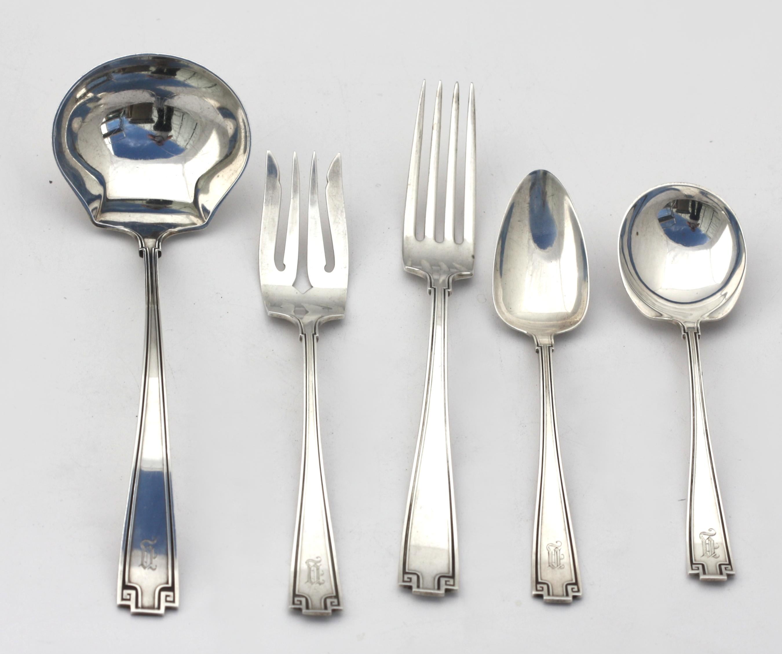 Servicio de cubiertos de treinta y seis piezas de plata de ley Gorham en venta 1