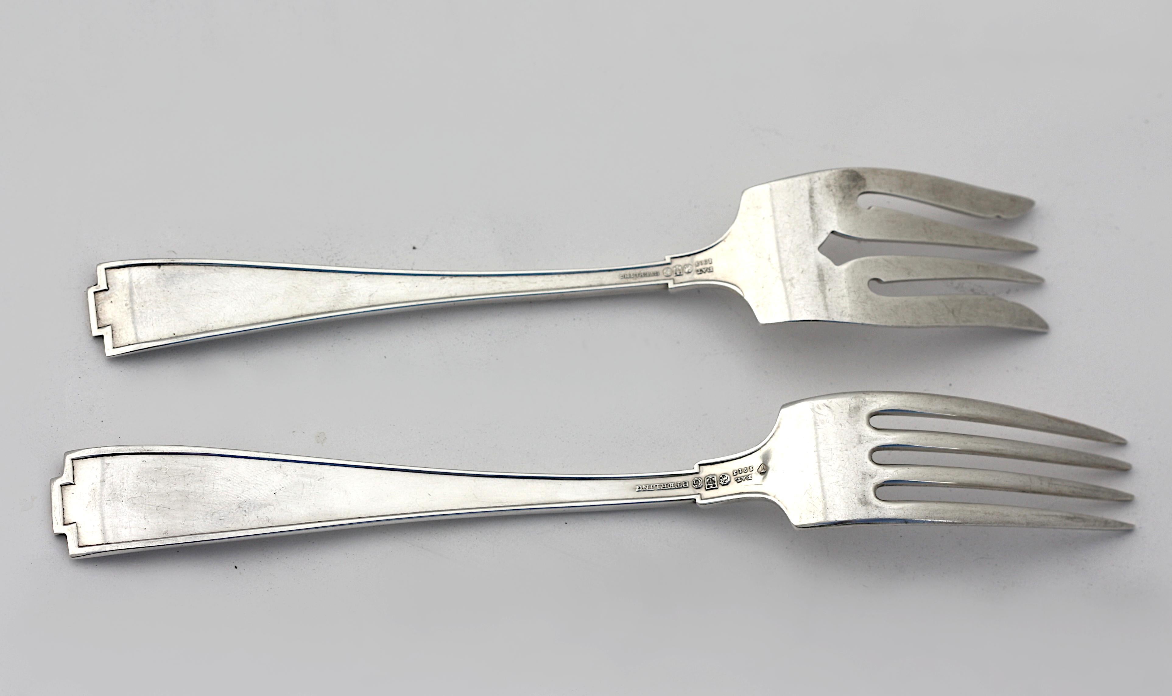 Servicio de cubiertos de treinta y seis piezas de plata de ley Gorham en venta 2