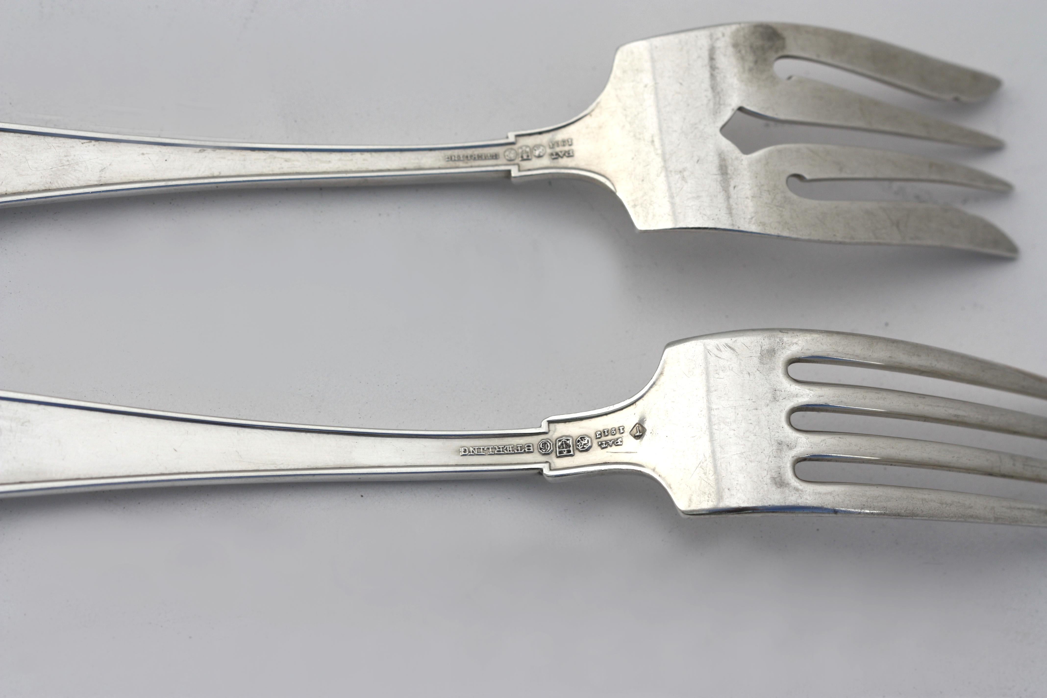 Servicio de cubiertos de treinta y seis piezas de plata de ley Gorham en venta 3