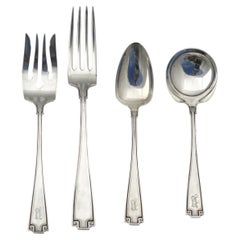 Servicio de cubiertos de treinta y seis piezas de plata de ley Gorham
