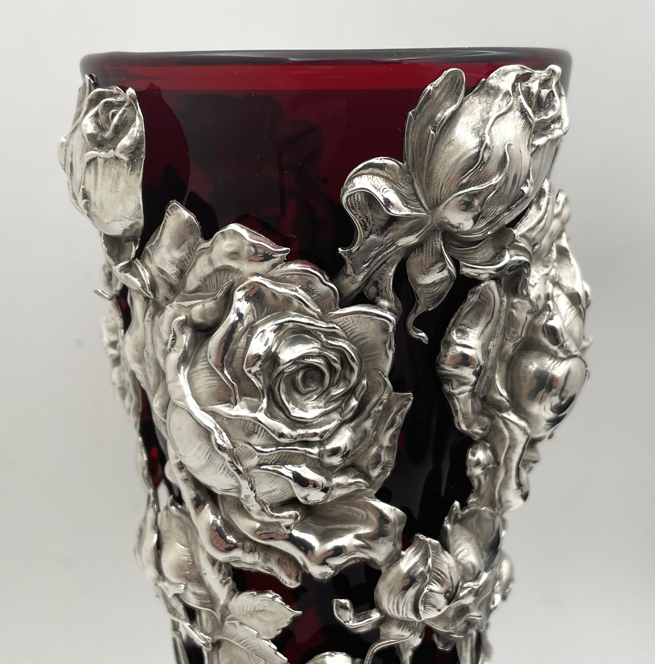  Gorham Sterling Silver Vase in Art Nouveau Style with Dimensional Flowers In Good Condition For Sale In New York, NY