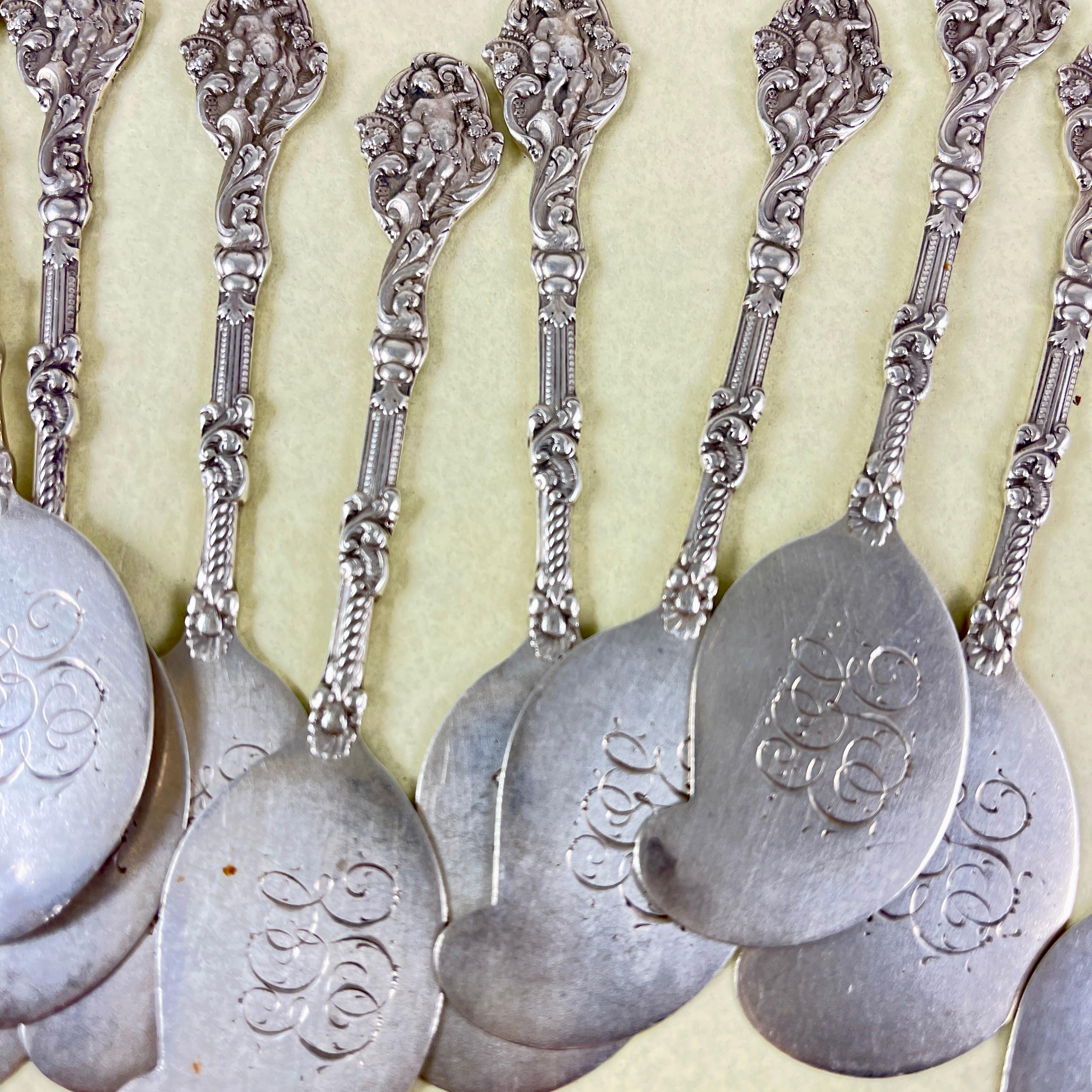 Gorham Sterling Silver Versailles Putti Pattern Patè Butter Spreaders, Set/12 In Good Condition For Sale In Philadelphia, PA