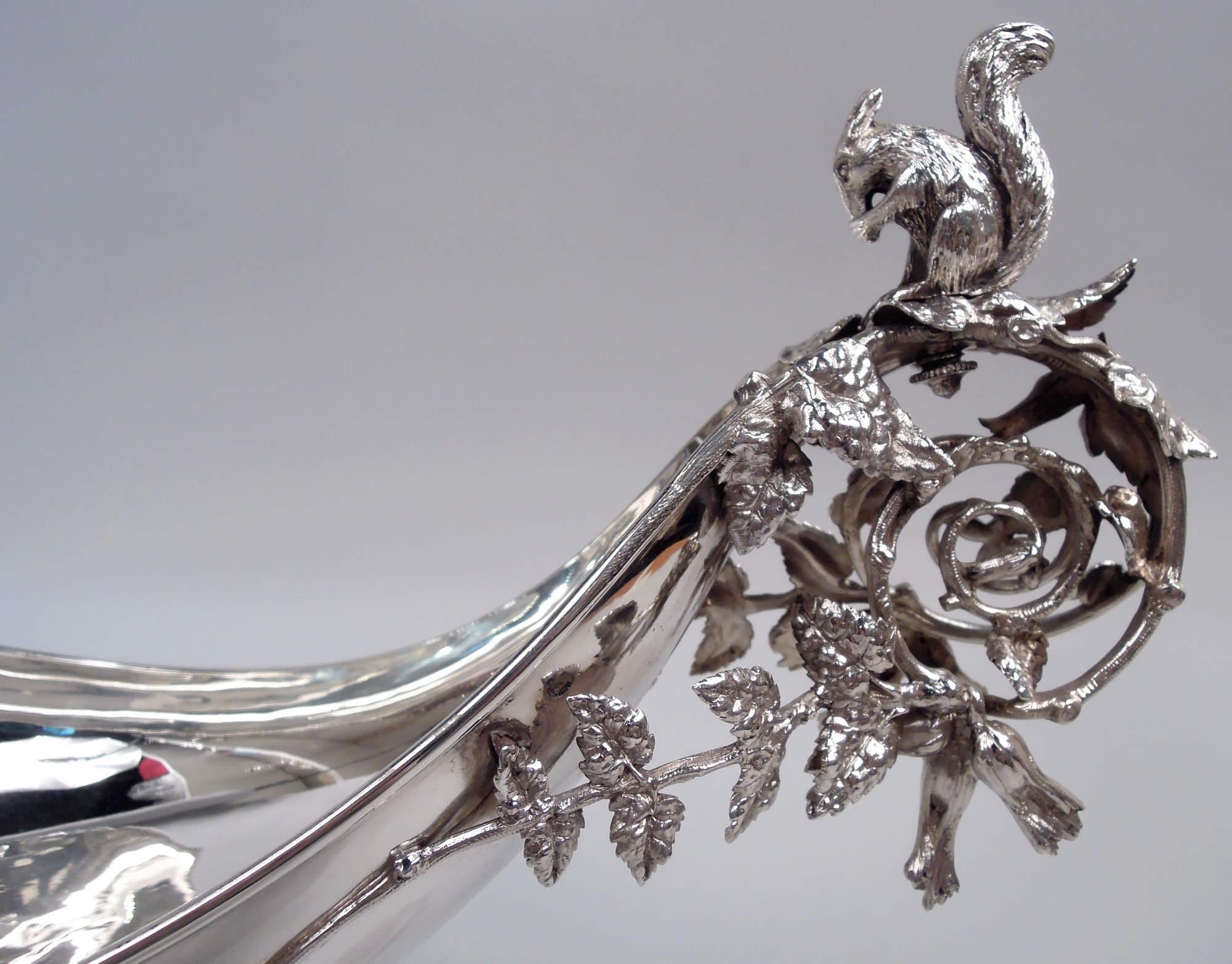 Américain Gorham Victorian Classical Sterling Silver Squirrel Centerpiece Bowl, 1870 en vente