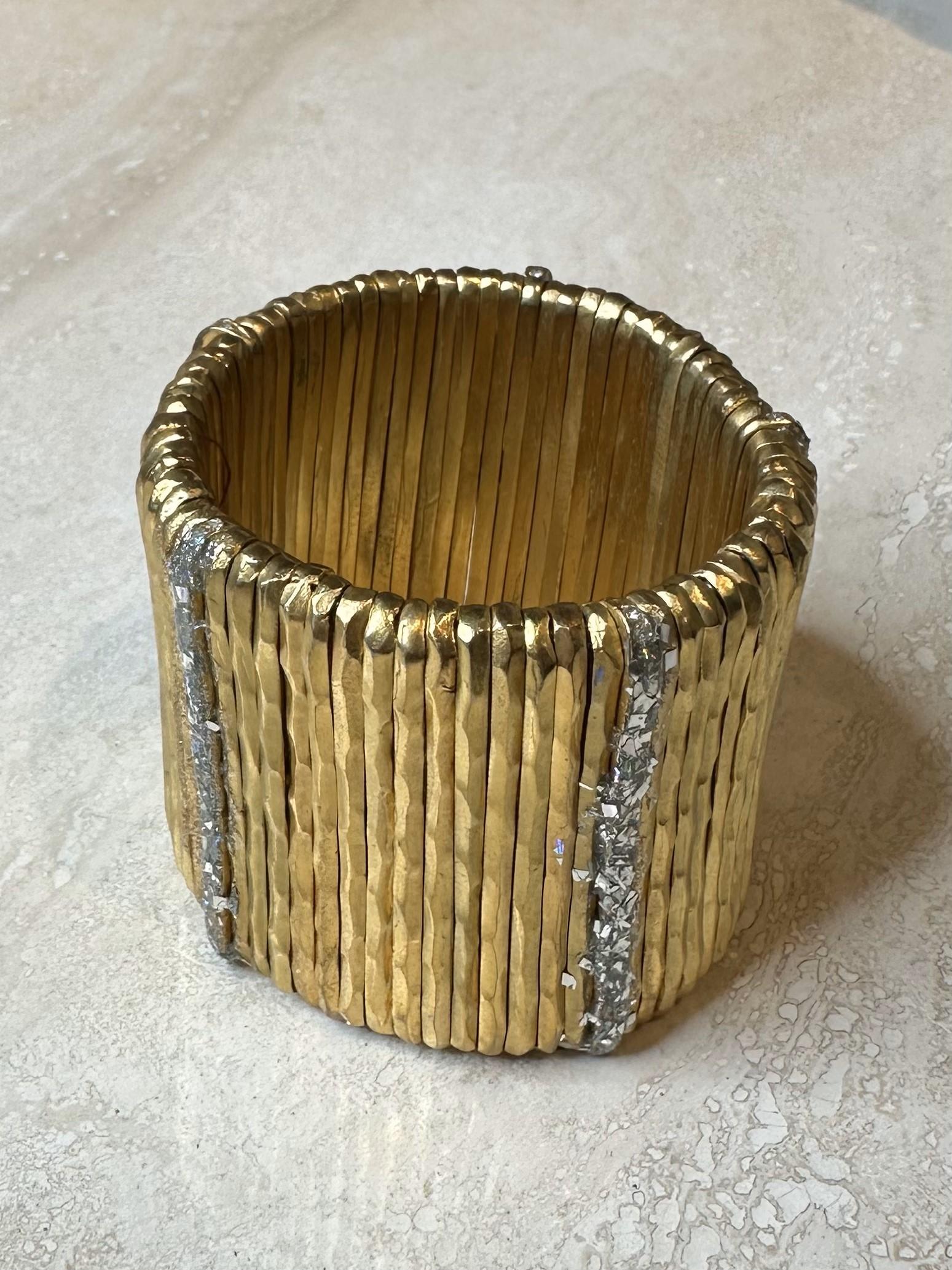 Pulsera elástica vintage Giora Gold Cuff en Bueno estado para la venta en Lake Worth Beach, FL