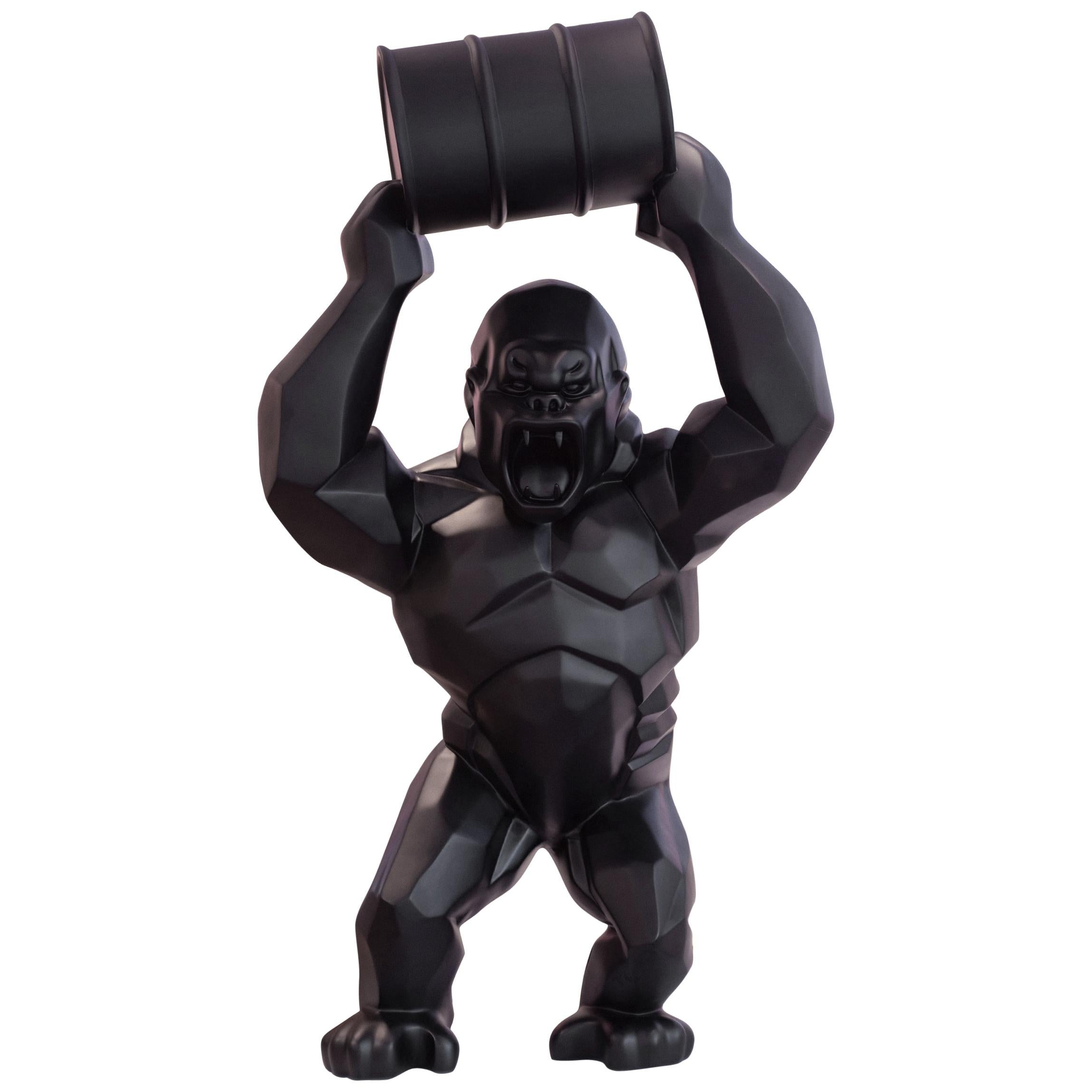 Schwarze Gorilla Kong-Skulptur aus schwarzem Mattresine Orlinski in Schwarz